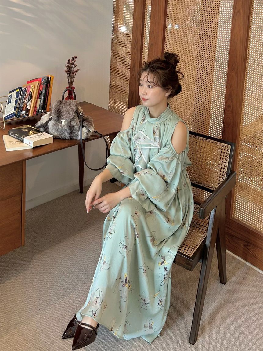 LILY BROWN「ショルダーオープンワンピース」|ワンピース|