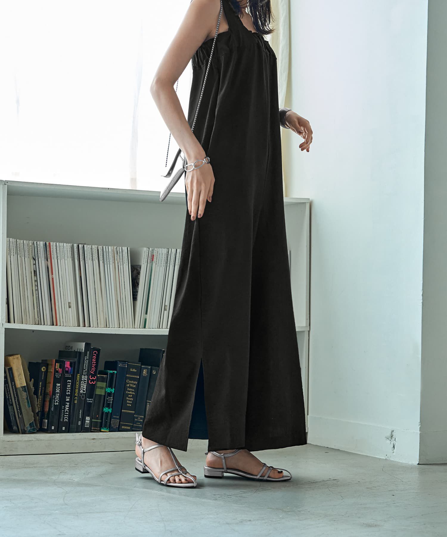 STYLE DELI「さらさらシボ生地スリット入りサロペット」|オールインワン|ブラック