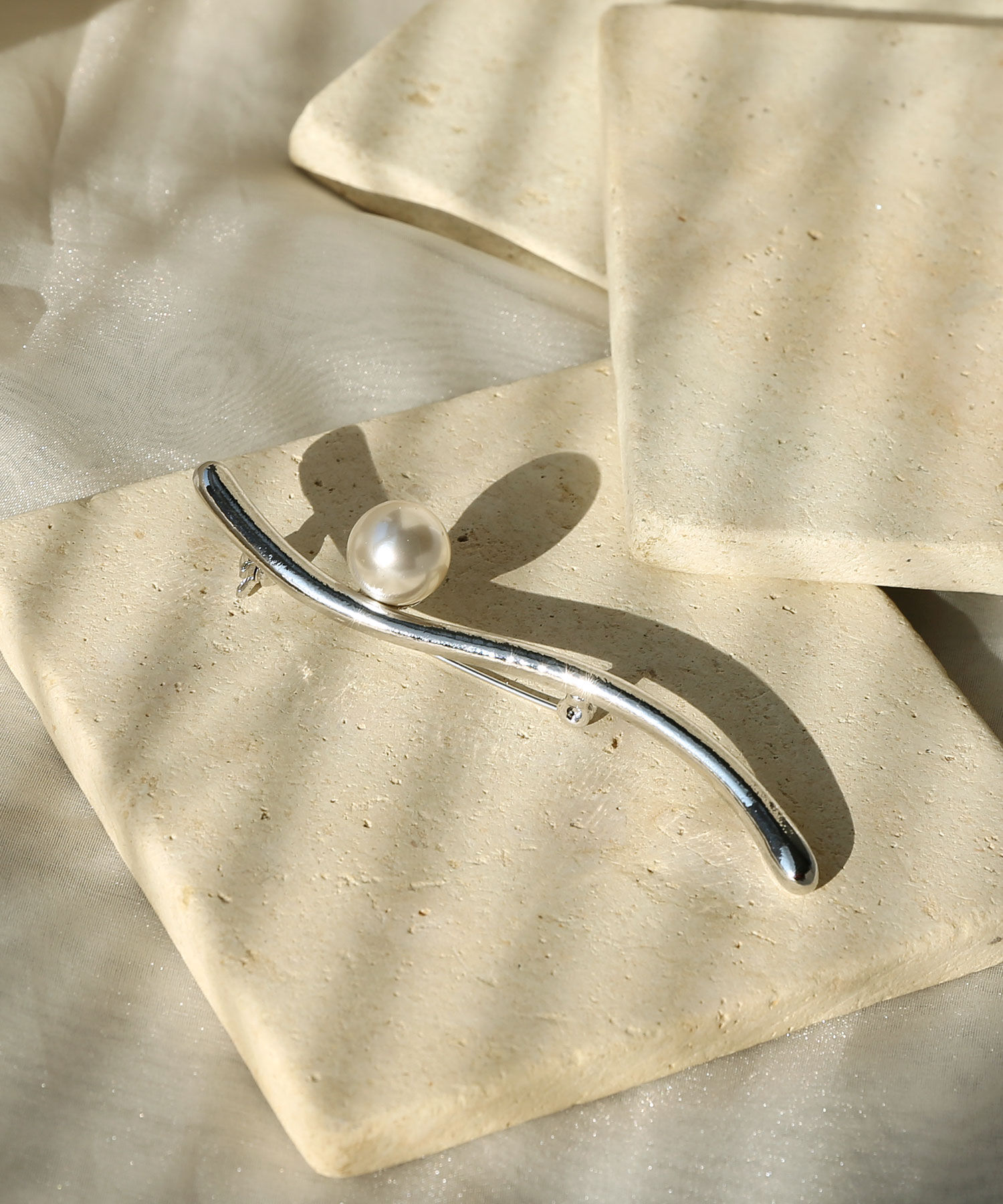 colleca la「ドローイングパールブローチ」|ブローチ・コサージュ|シルバー