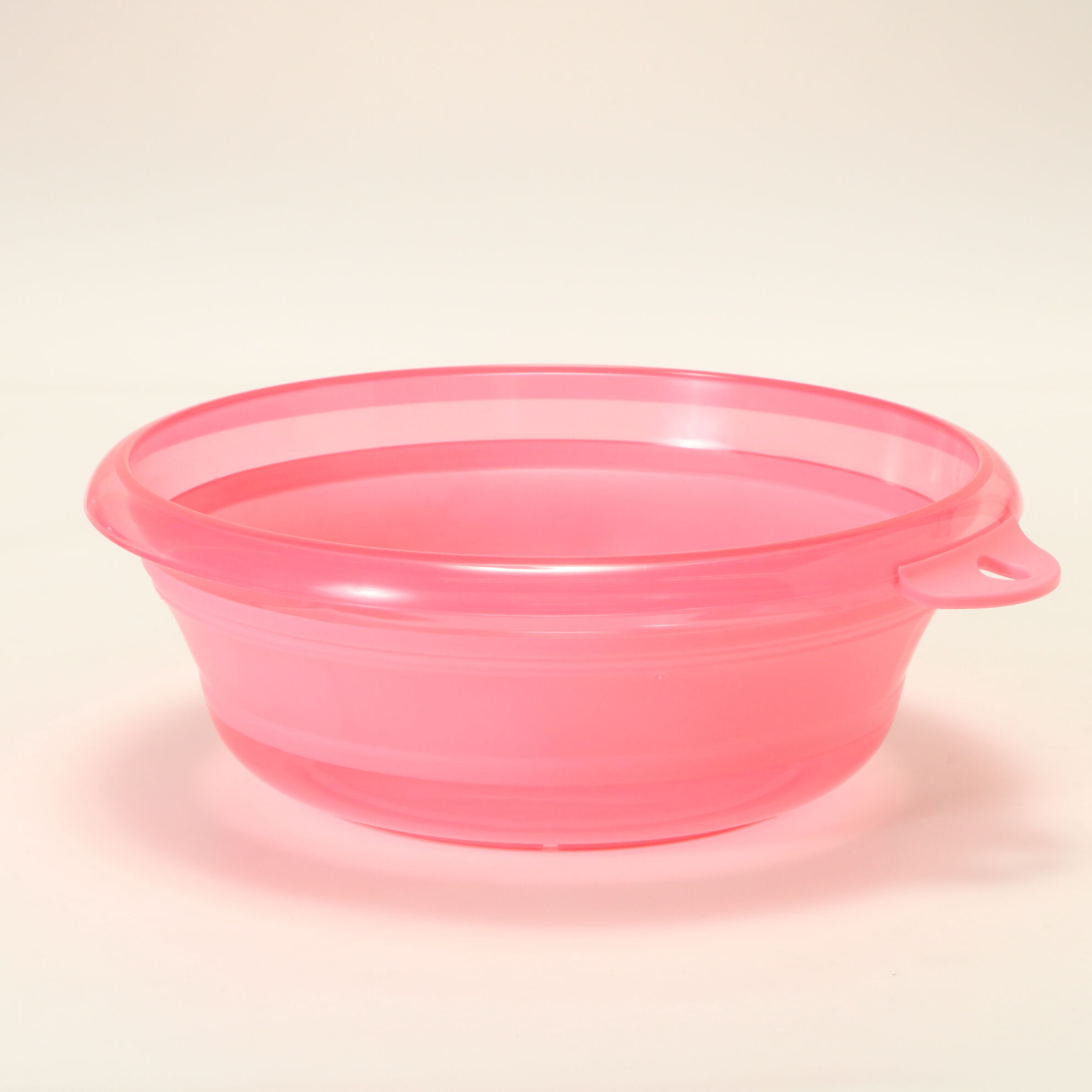 BACKYARD FAMILY「ソフト湯おけ 折りたためる 折りたたみ バス用品 定番 風呂グッズ バスグッズ ハンディーボール」|トイレタリー・ランドリーグッズ|ピンク1