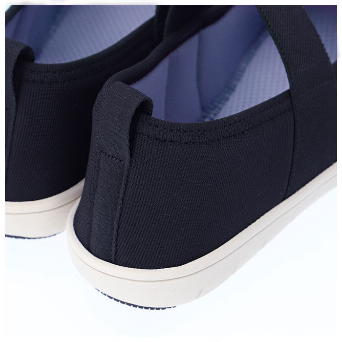 BACKYARD FAMILY「パンプス ストラップ 通販 軽量 軽い フラット フィット 履きやすい 歩きやすい ストレッチ」|パンプス|