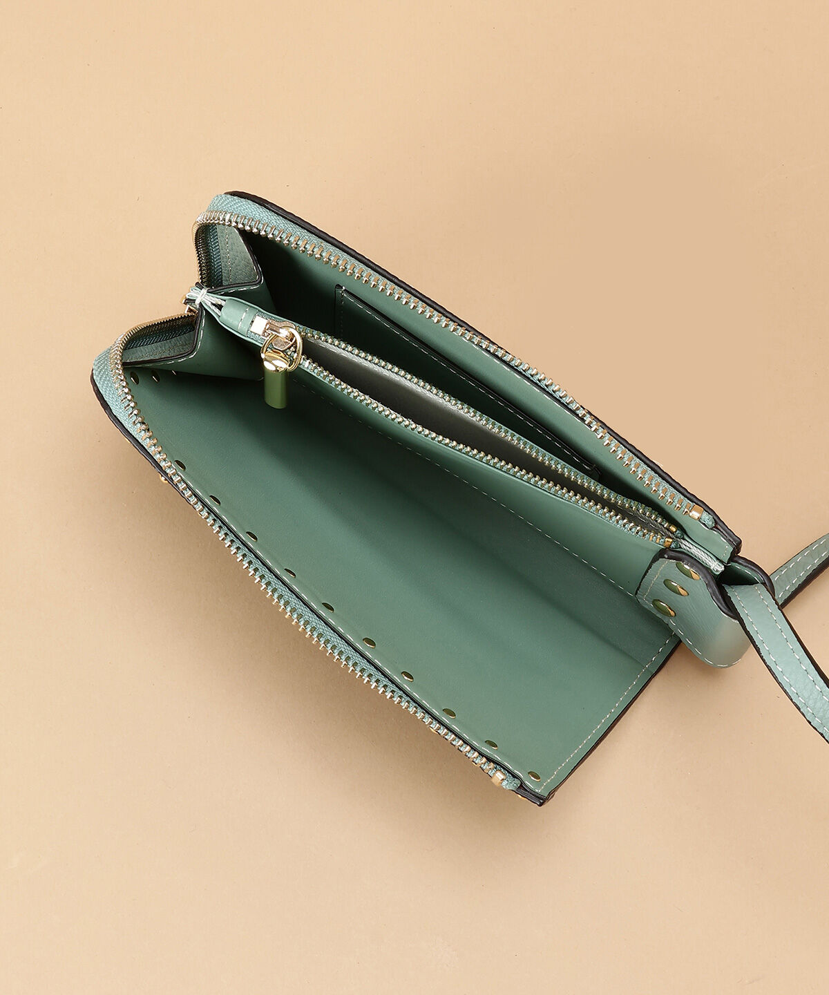 Samantha Thavasa「スタッズデザイン ウォレットショルダー」|ショルダー・メッセンジャー|