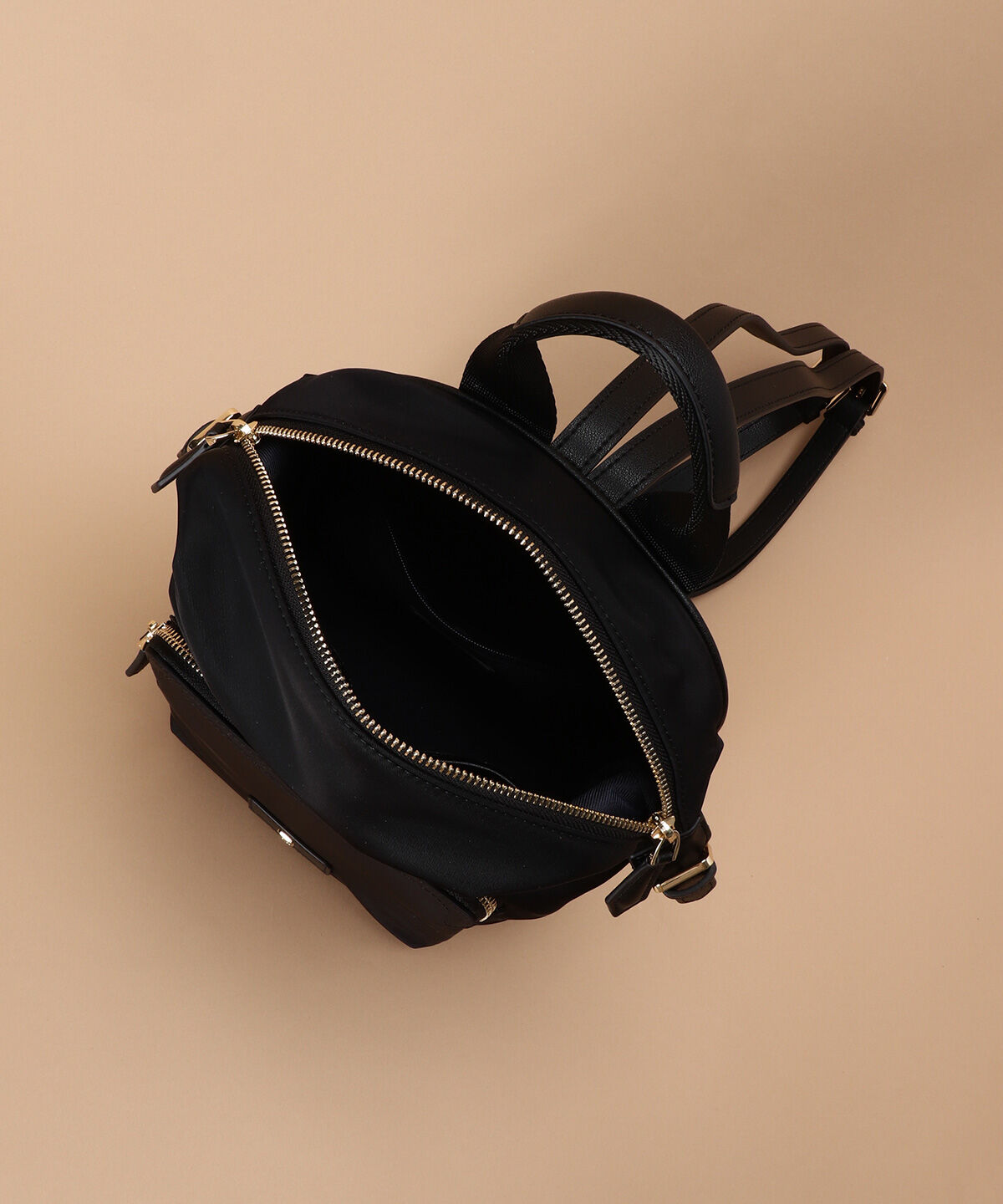 Samantha Thavasa「シンプルナイロンリュック 小サイズ」|リュック|