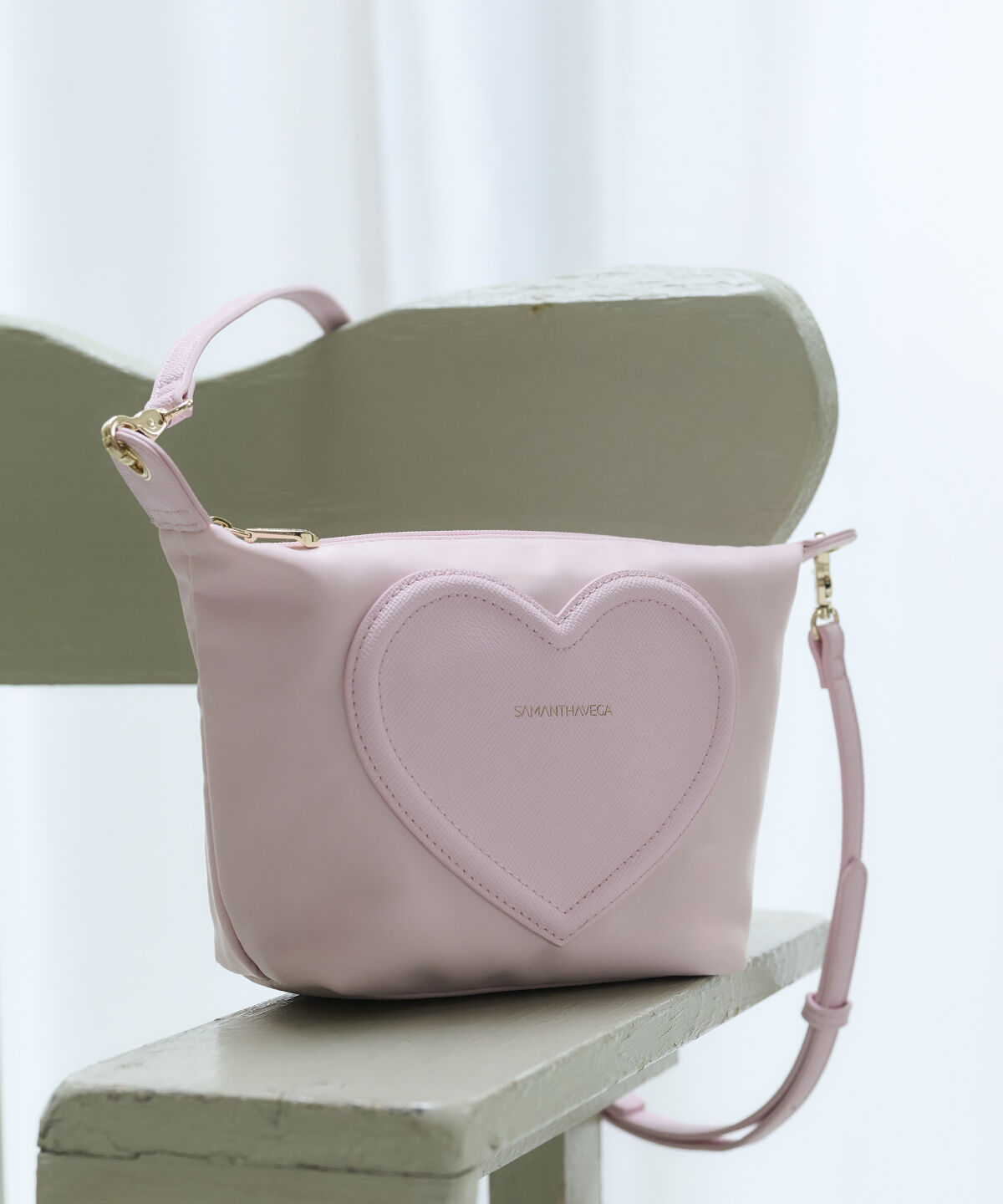 Samantha Vega「フロントハートナイロンショルダーバッグ」|ショルダー・メッセンジャー|ピンク
