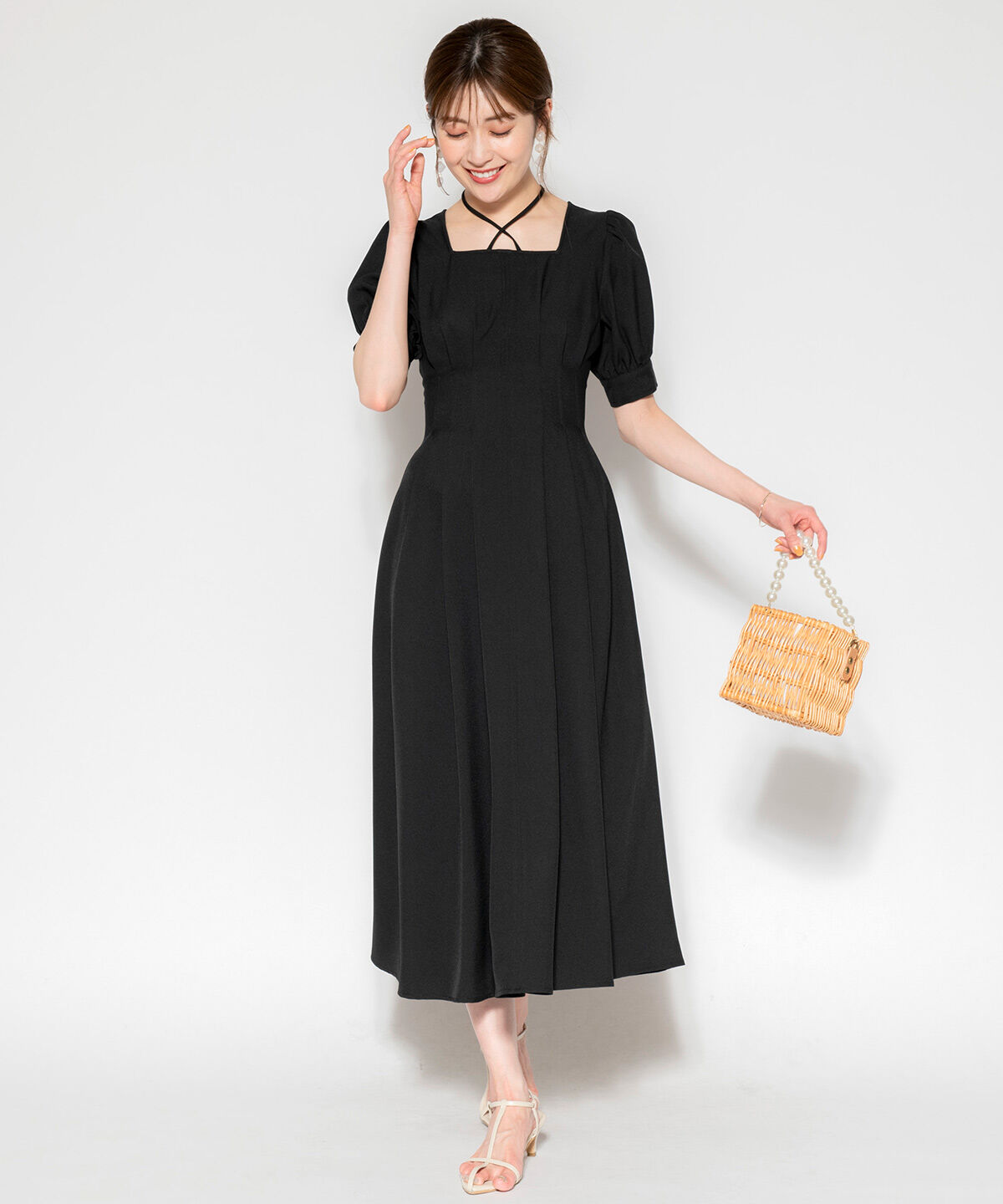 アンドクチュール「ウエストタックホルターリボン半袖ワンピース」|ワンピース|