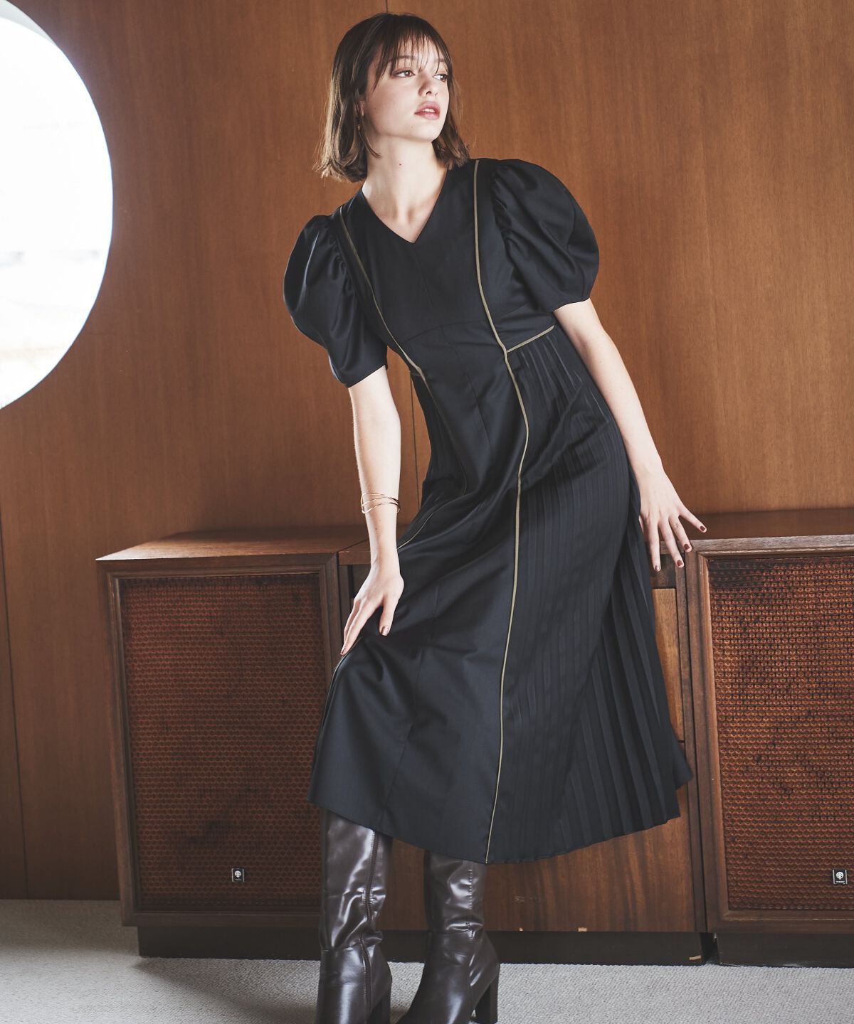 アンドクチュール「配色パイピングVネックワンピース」|ワンピース|