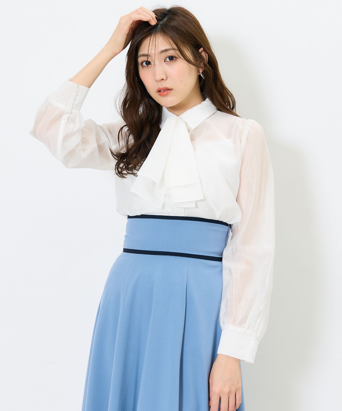 アンドクチュール「リボンタイ付きオーガンジーシャツ」|シャツ・ブラウス|