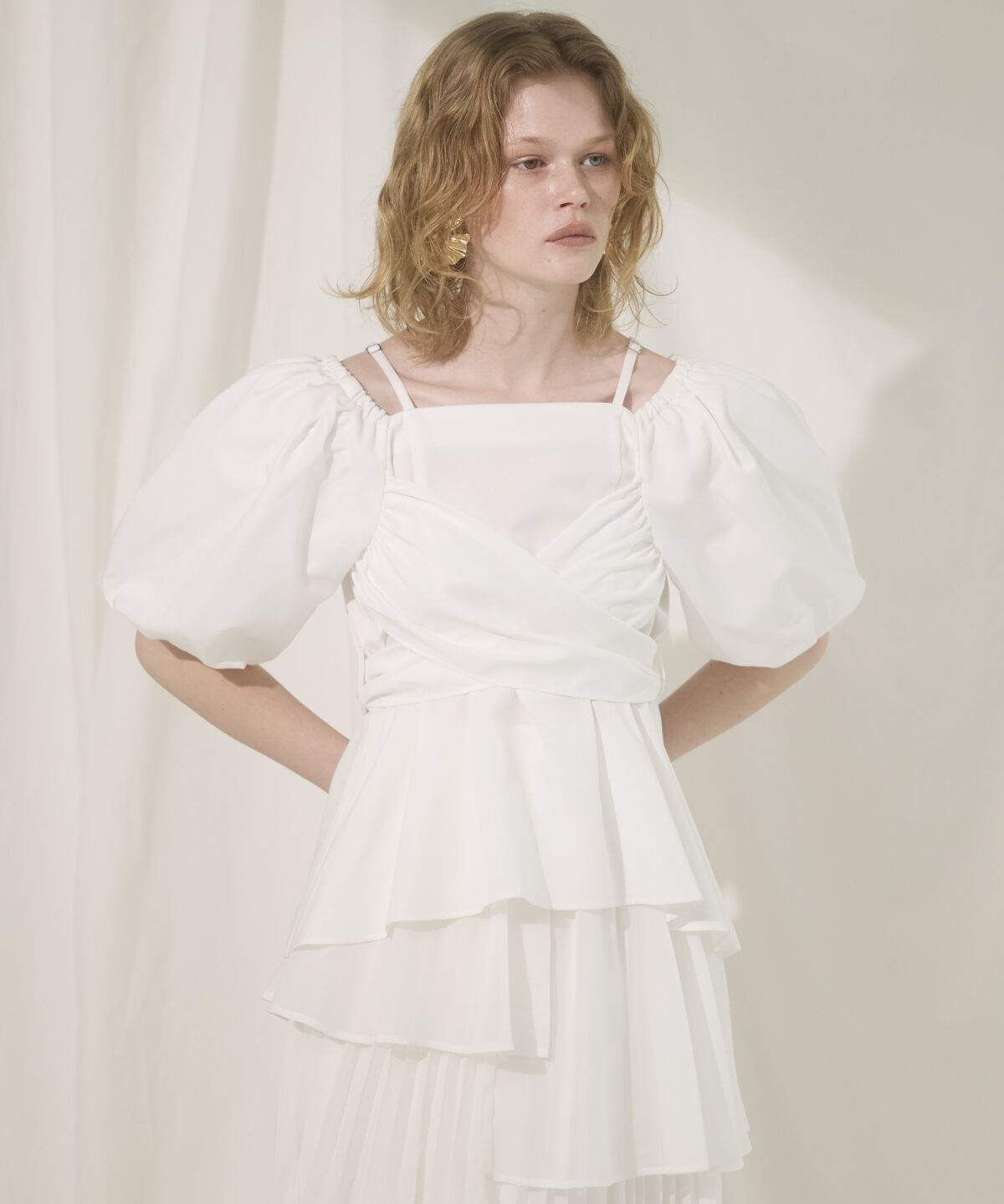 アンドクチュール「バックリボンペプラムブラウス」|シャツ・ブラウス|オフ