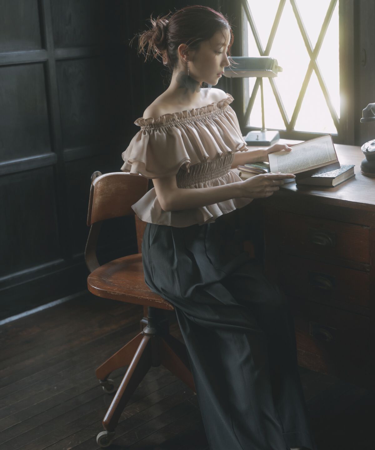 アンドクチュール「エアリーティアードオフショルブラウス」|シャツ・ブラウス|