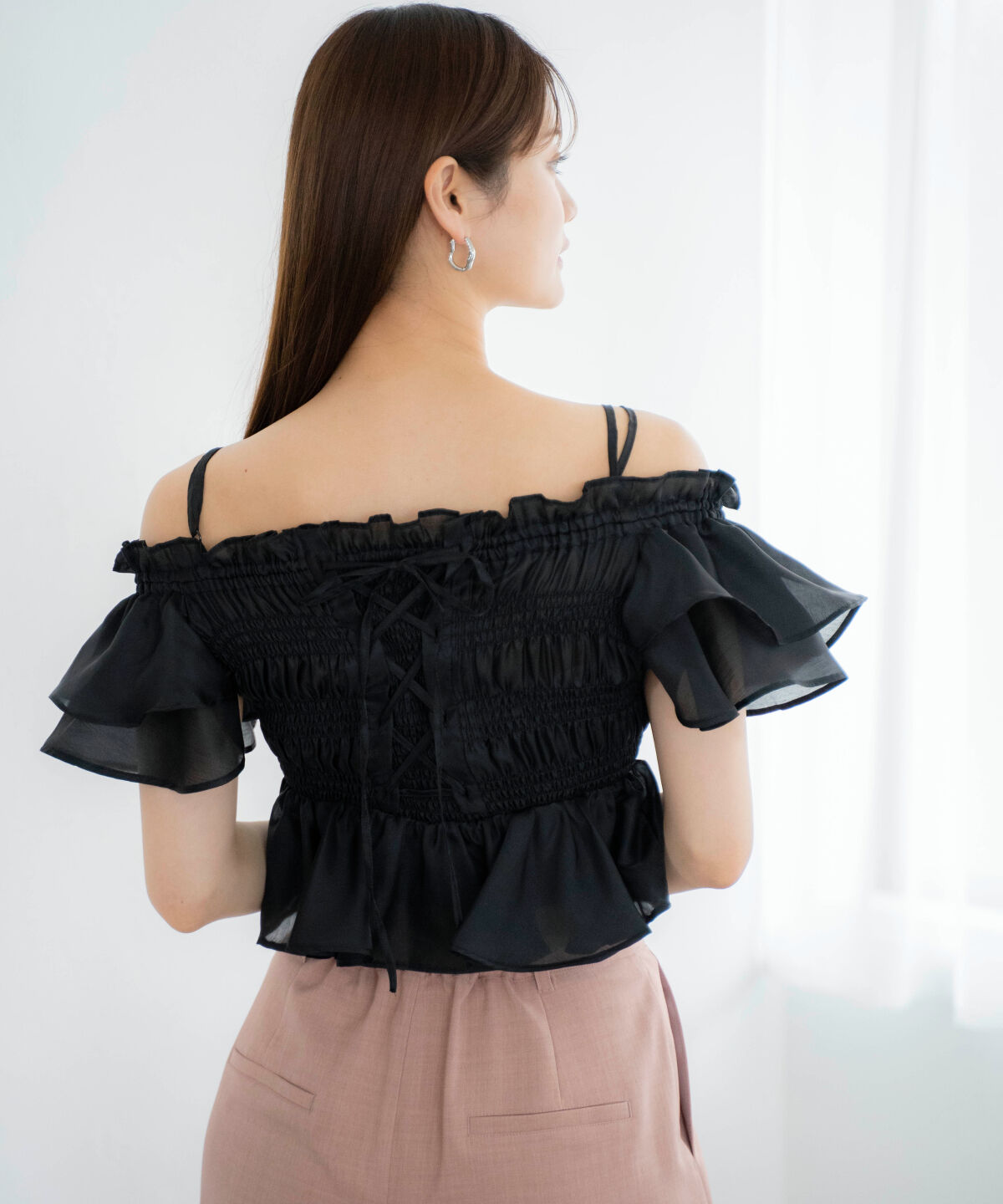 アンドクチュール「エアリーティアードオフショルブラウス」|シャツ・ブラウス|