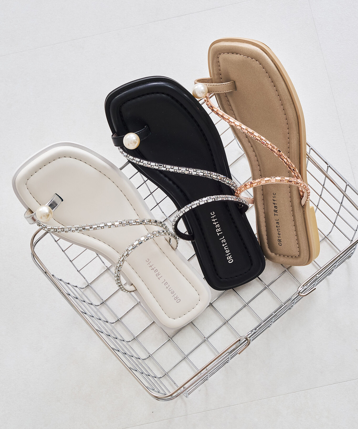 ORiental TRaffic「【トレンド】パールトングフラットサンダル/41246 サンダル」|サンダル|BRONZE