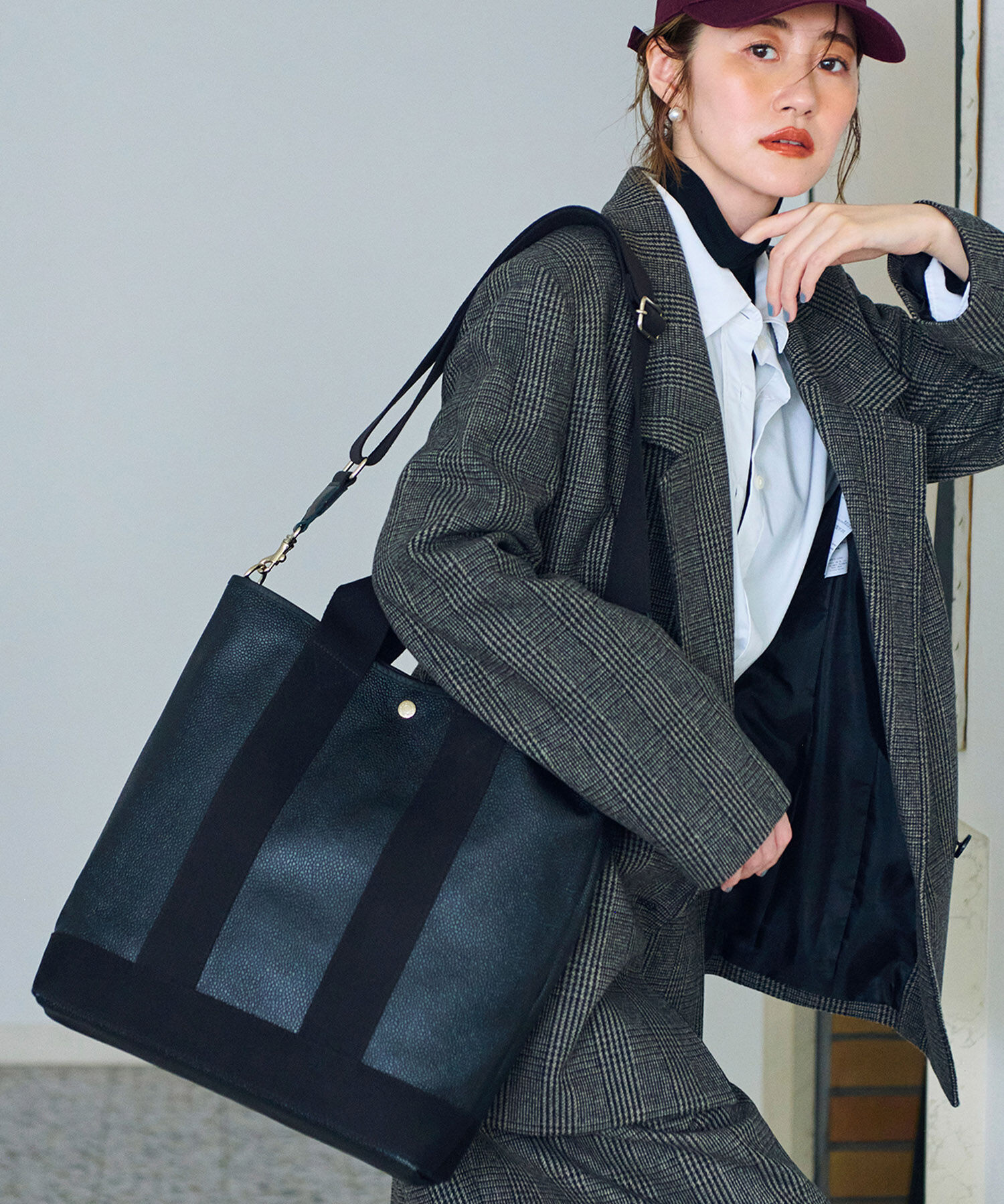 TOPKAPI BREATH「スコッチグレイン ネオレザー 縦型 A4 トート バッグ ショルダー付き L」|ショルダー・メッセンジャー|ブラック