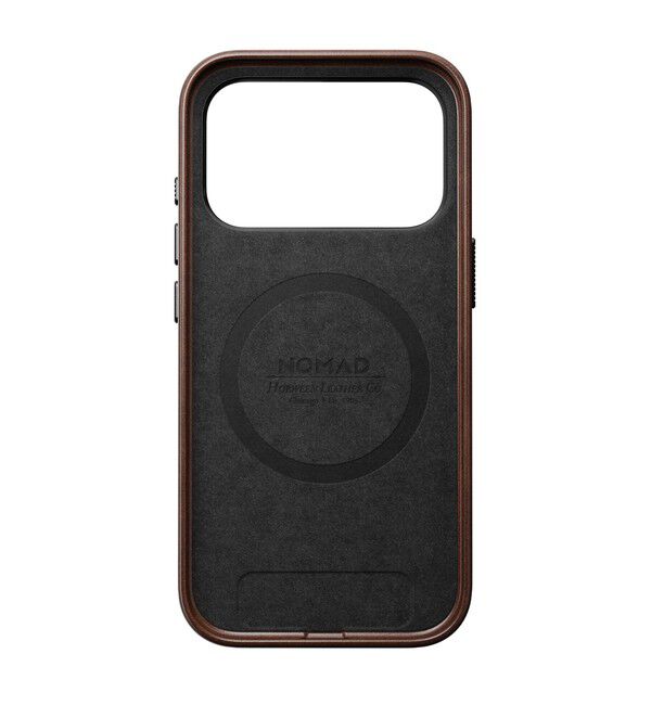 BEAMS「NOMAD / Traditional Leather Case iPhone17 Pro ケース」|モバイルケース|