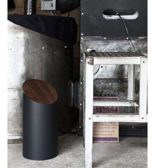 journal standard Furniture「【MOHEIM/モヘイム】 SWING BIN スイングビン M 蓋つき ゴミ箱 木目 蓋」|ダストボックス|
