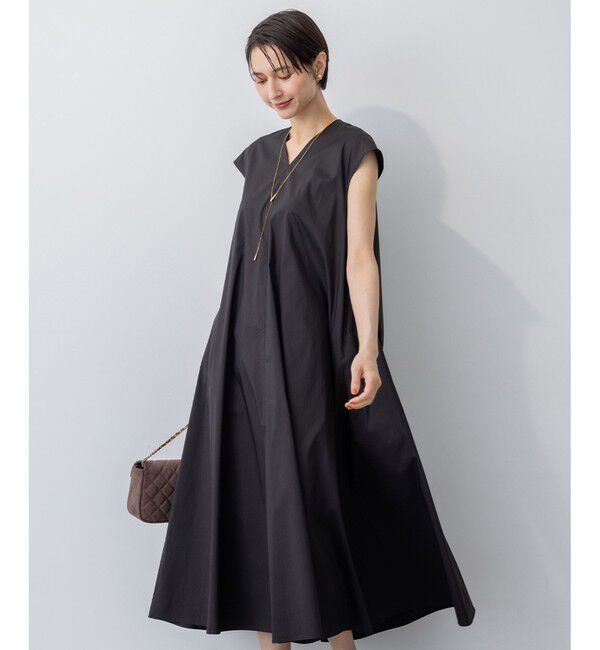 23区「【接触冷感/撥水加工/洗える】ストレッチブロード Vネックワンピース」|ワンピース|ブラック系