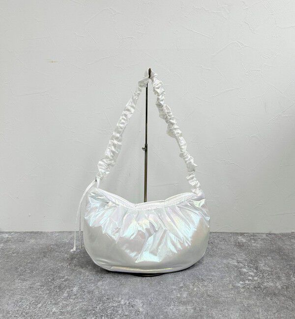 fredy emue「ソフトパテッドシャーリングショルダーバッグ」|ショルダー・メッセンジャー|