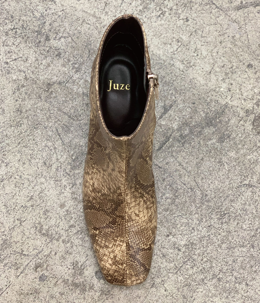 Juze「スクエアトゥセンターシームショートブーツ」|その他|