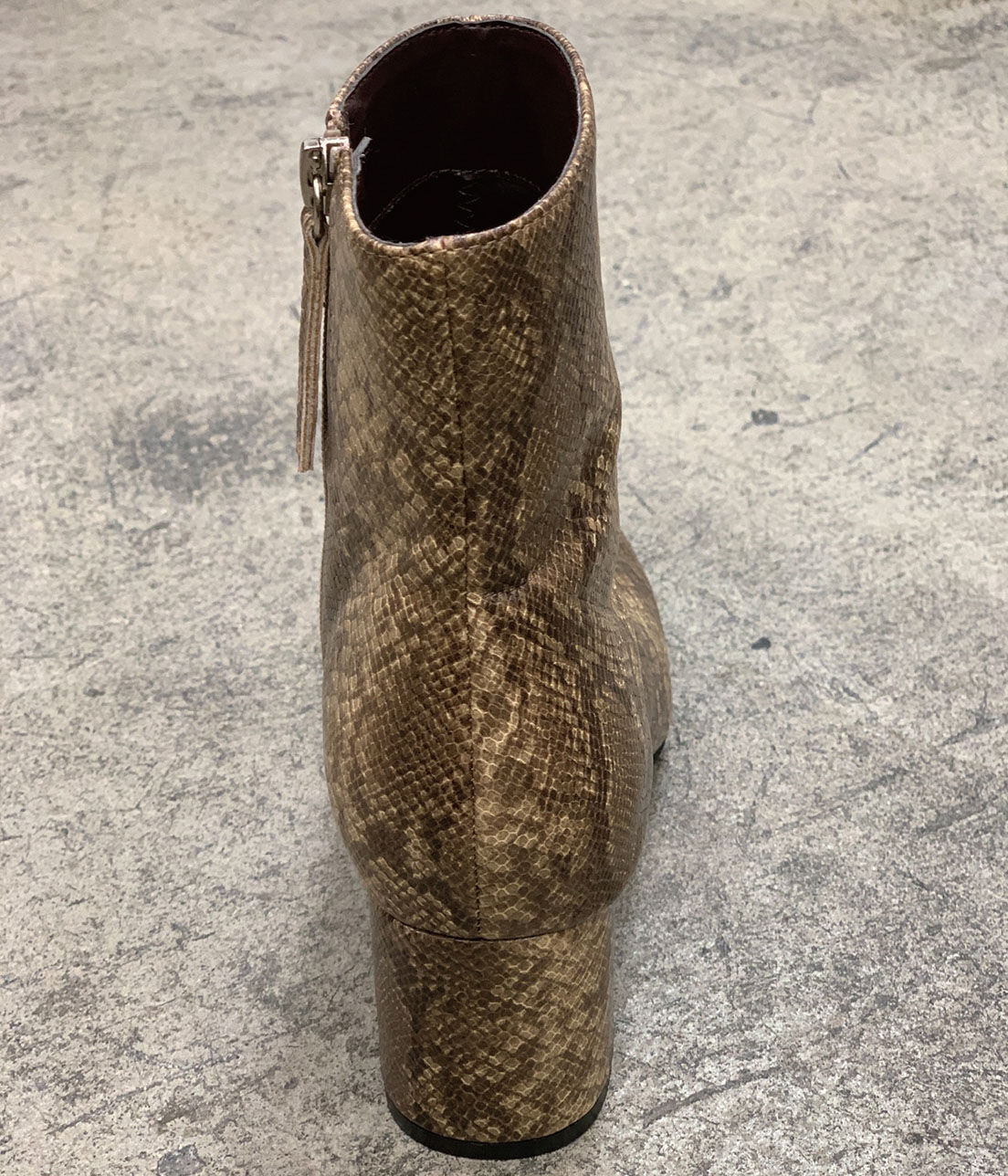 Juze「スクエアトゥセンターシームショートブーツ」|その他|