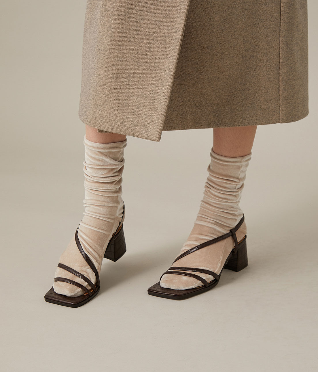 ADAM ET ROPE'「アシンメトリーラインサンダル」|サンダル|ダークブラウン(20)