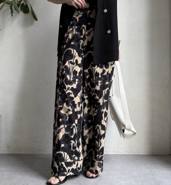  「【WEB限定】フラワープリントワイドパンツ」|チノ|