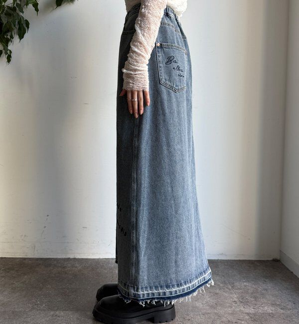  「【WEB限定】デニム刺繍フロントボタンスカート」|スカート|