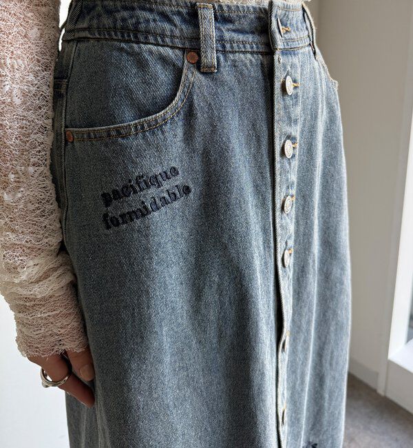 「【WEB限定】デニム刺繍フロントボタンスカート」|スカート|