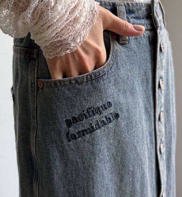  「【WEB限定】デニム刺繍フロントボタンスカート」|スカート|