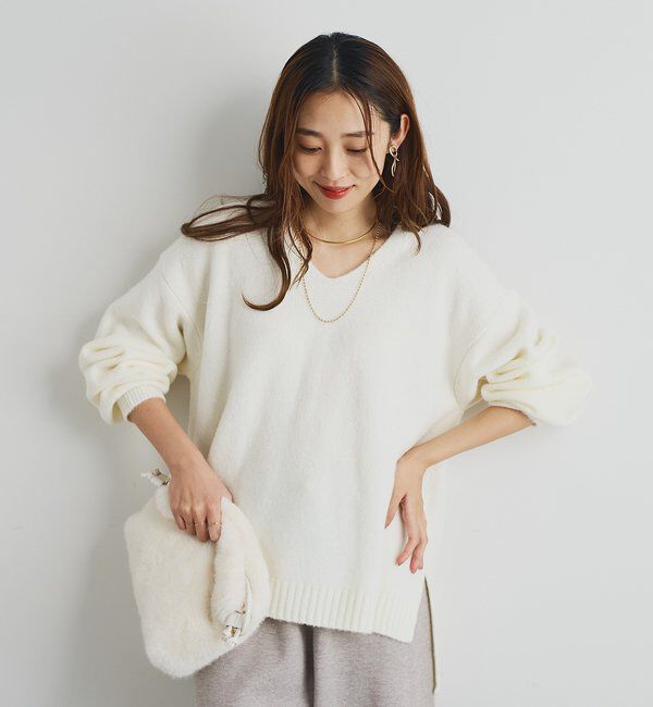  「《人気アイテム・柔らかく軽い着心地》ヤクライクVネックニット」|ニット・セーター|