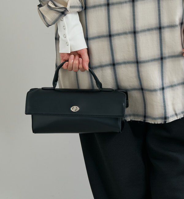  「【cache cache(カシュカシュ)】横長スムースショルダー」|クラッチバッグ|