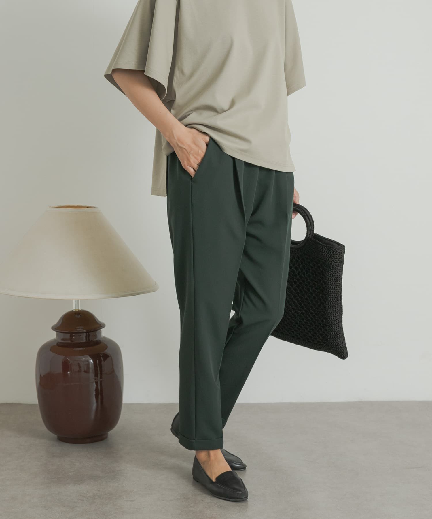 URBAN RESEARCH DOORS「ストレッチテーパードイージーパンツ」|その他|グリーン