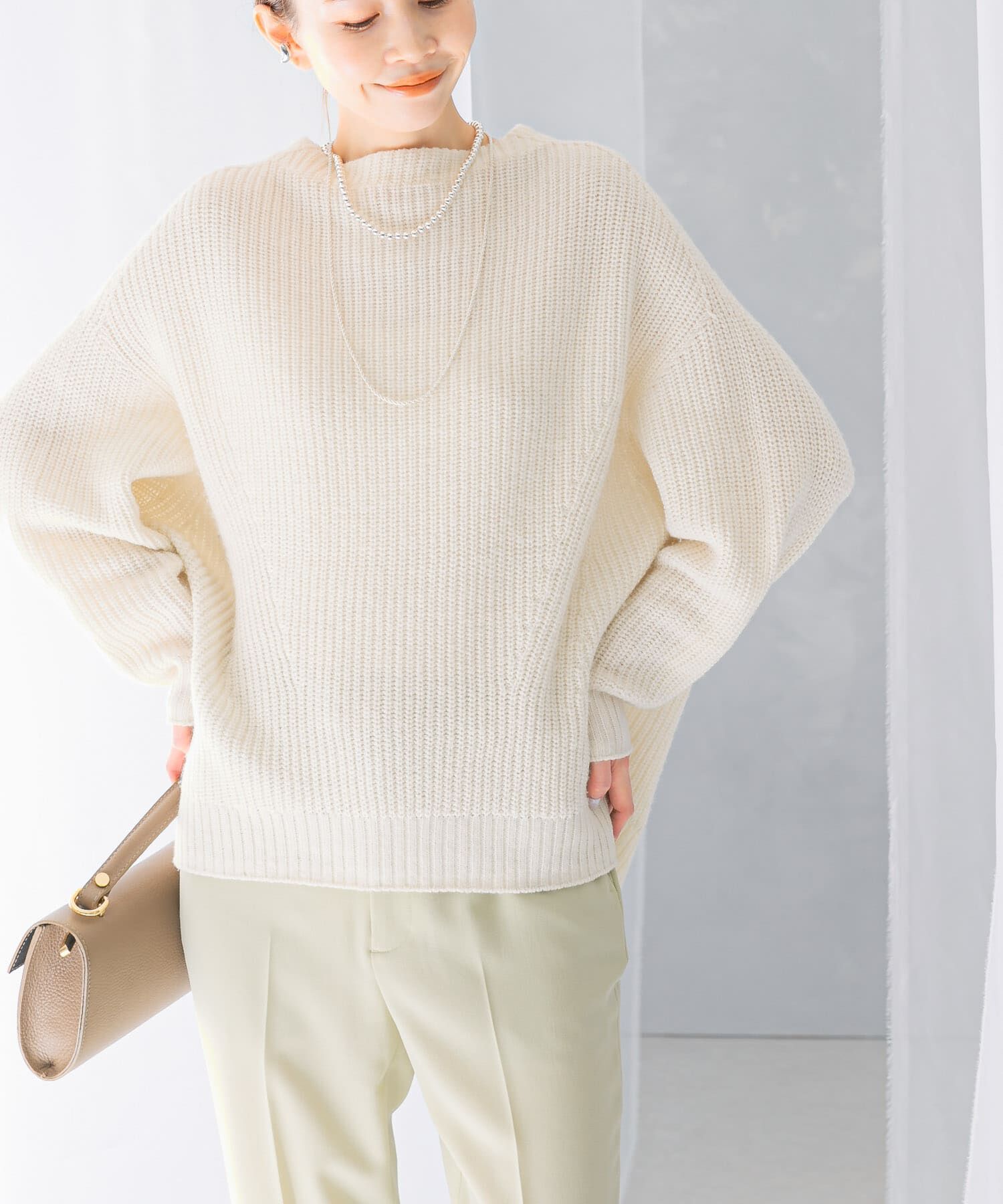 URBAN RESEARCH ROSSO「ボートネックバックスリット畦ニット」|ニット・セーター|オフホワイト