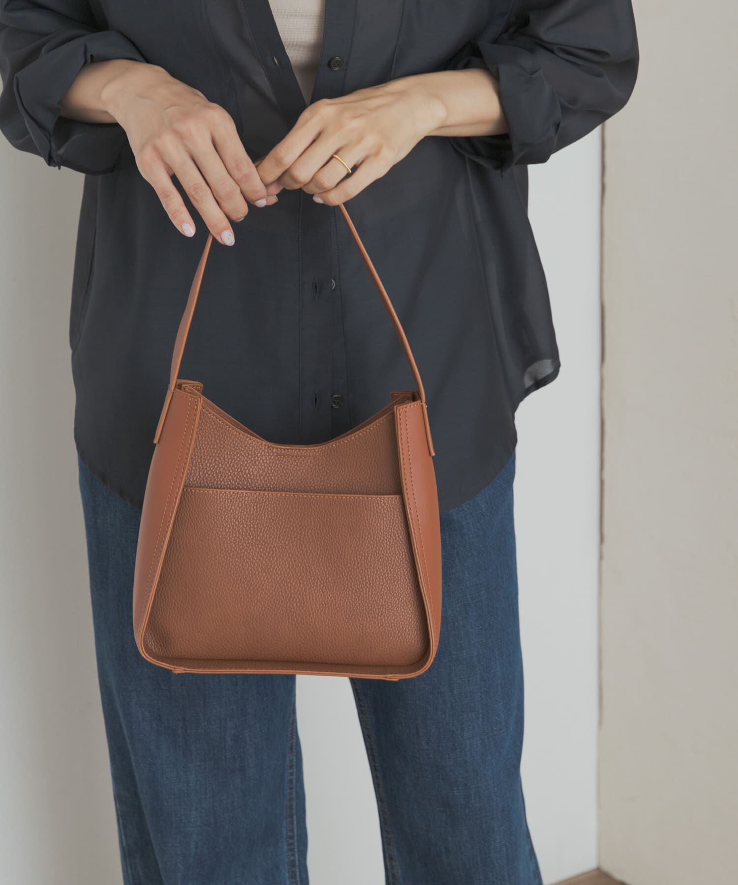 URBAN RESEARCH DOORS「ハーフムーンワンハンドルバッグ」|ハンドバッグ|