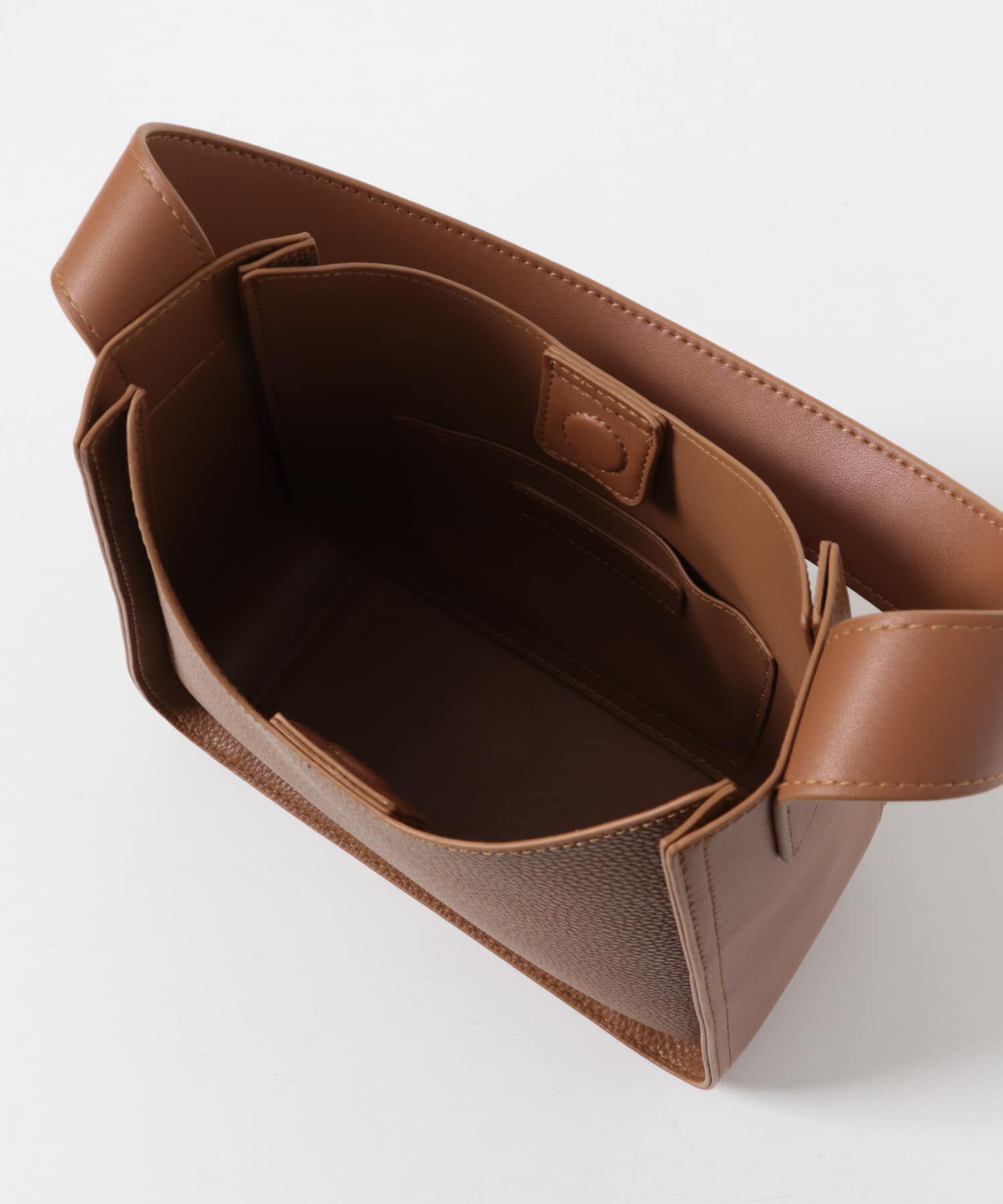 URBAN RESEARCH DOORS「ハーフムーンワンハンドルバッグ」|ハンドバッグ|