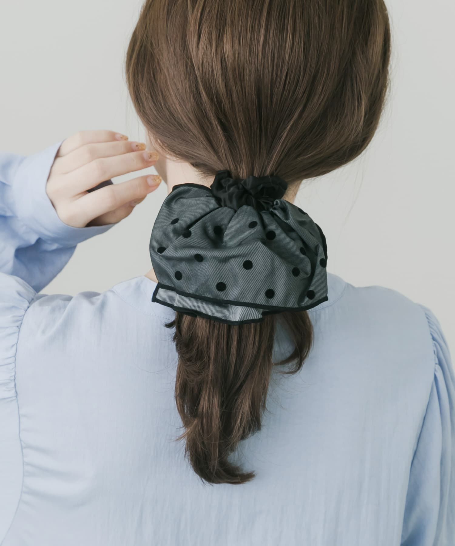 SMELLY「ドットフリルシュシュ」|ヘアゴム・シュシュ|グレー系その他