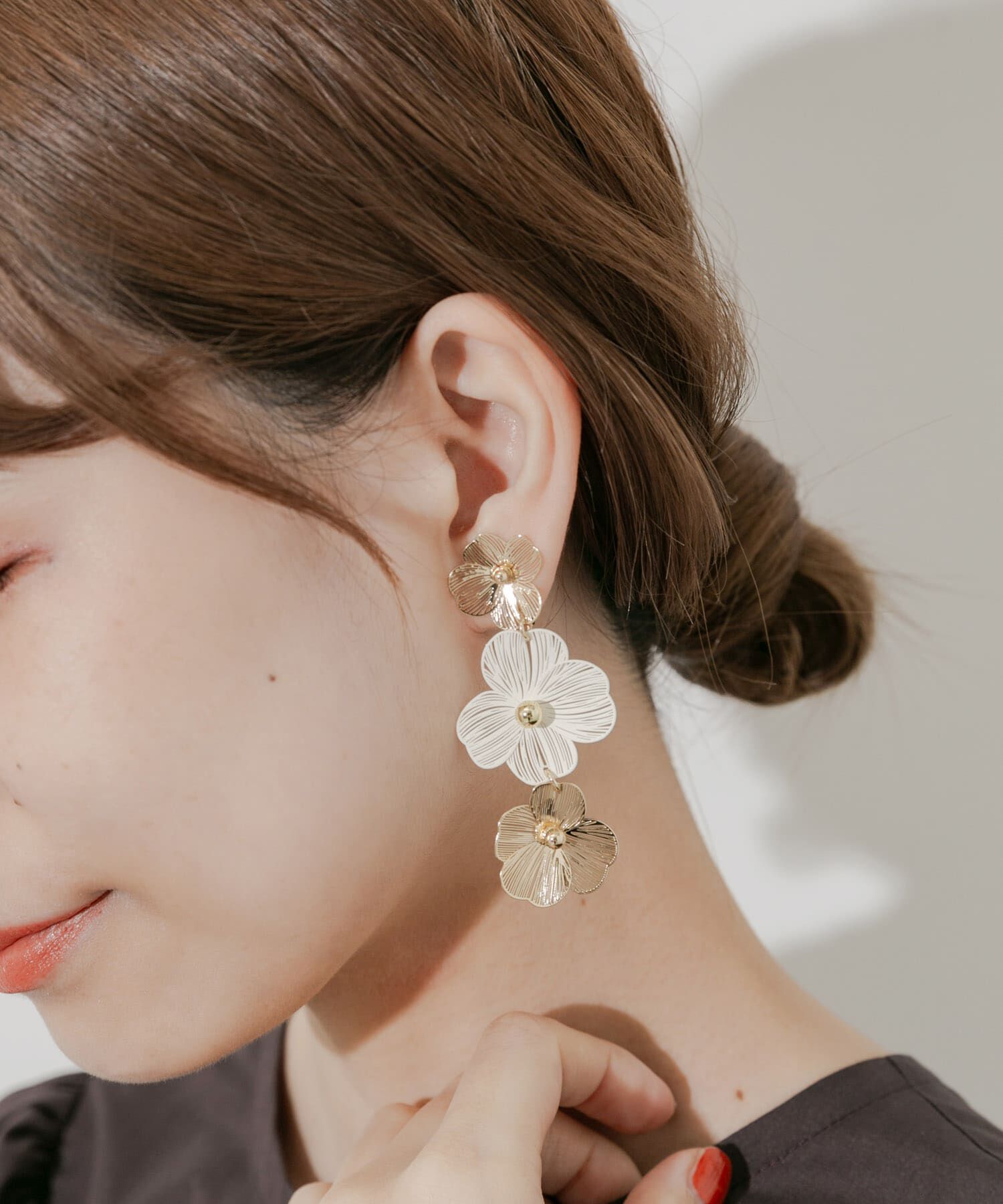 SMELLY「トリプルフラワーイヤリング」|イヤリング|