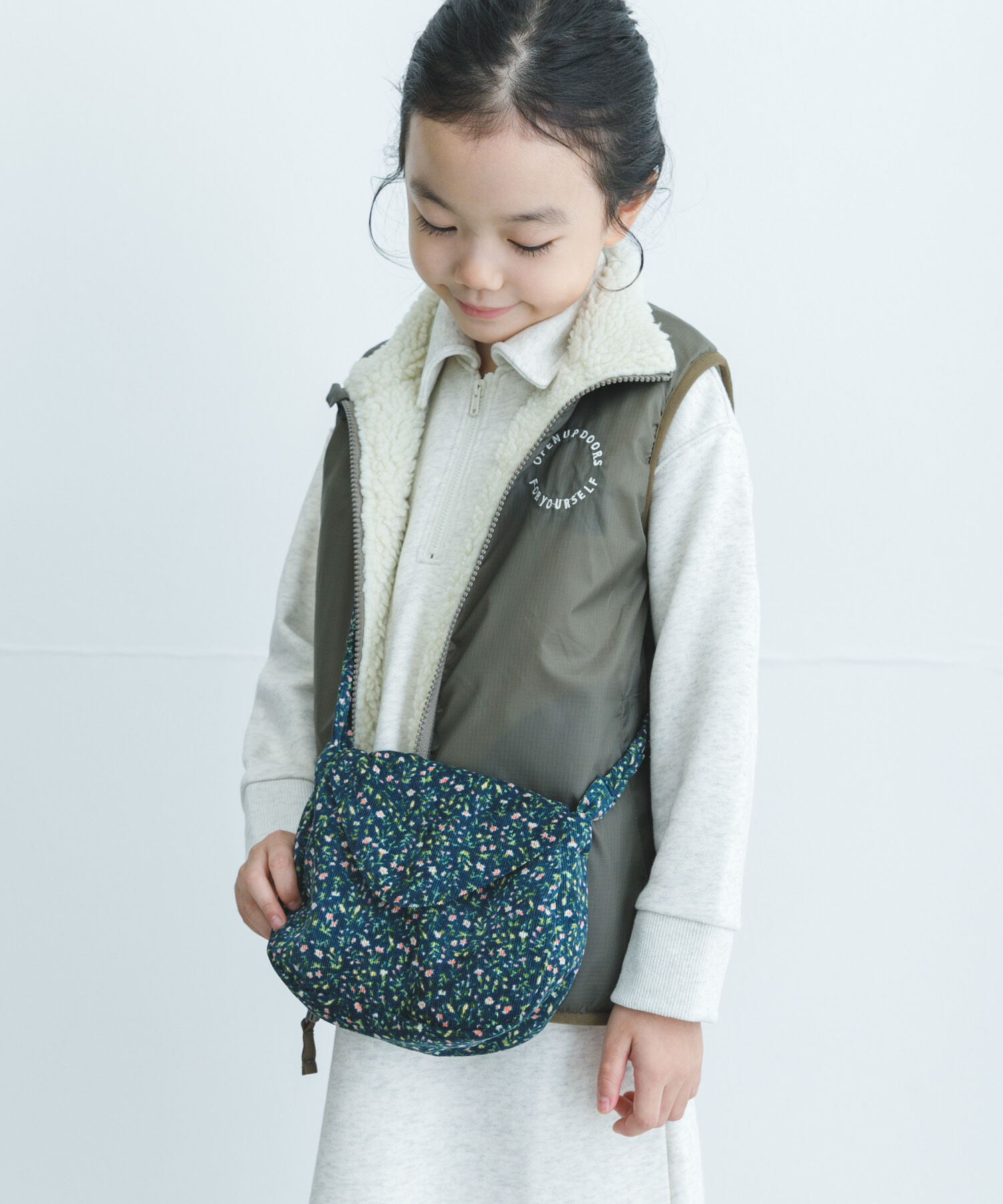 URBAN RESEARCH DOORS「花柄コーデュロイポシェット(KIDS)」|その他|ネイビー