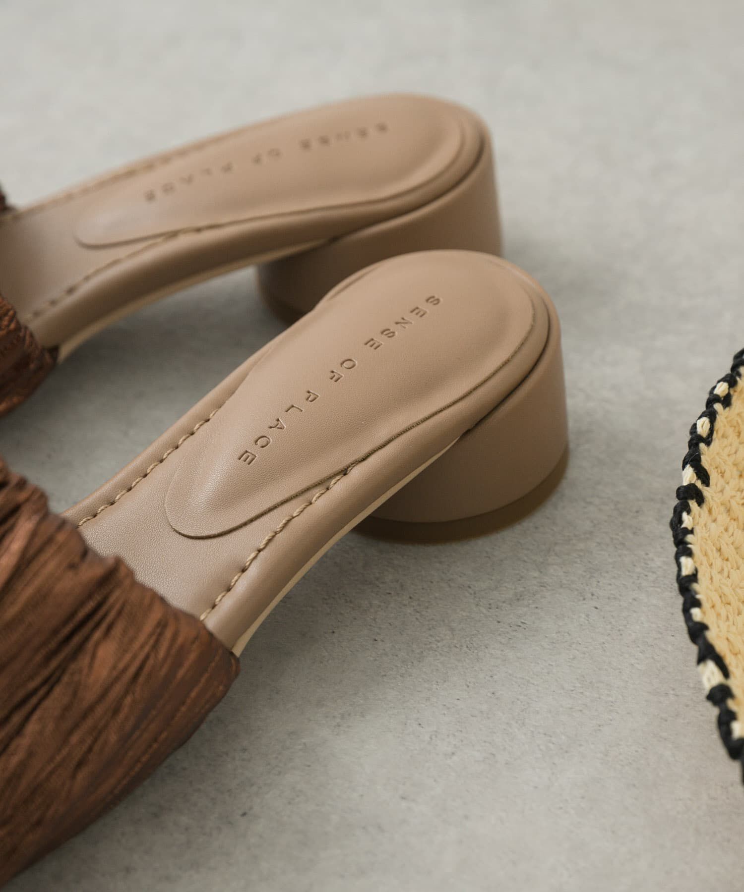 SENSE OF PLACE by URBAN RESEARCH「スクエアトゥメタリックギャザーサンダル」|サンダル|