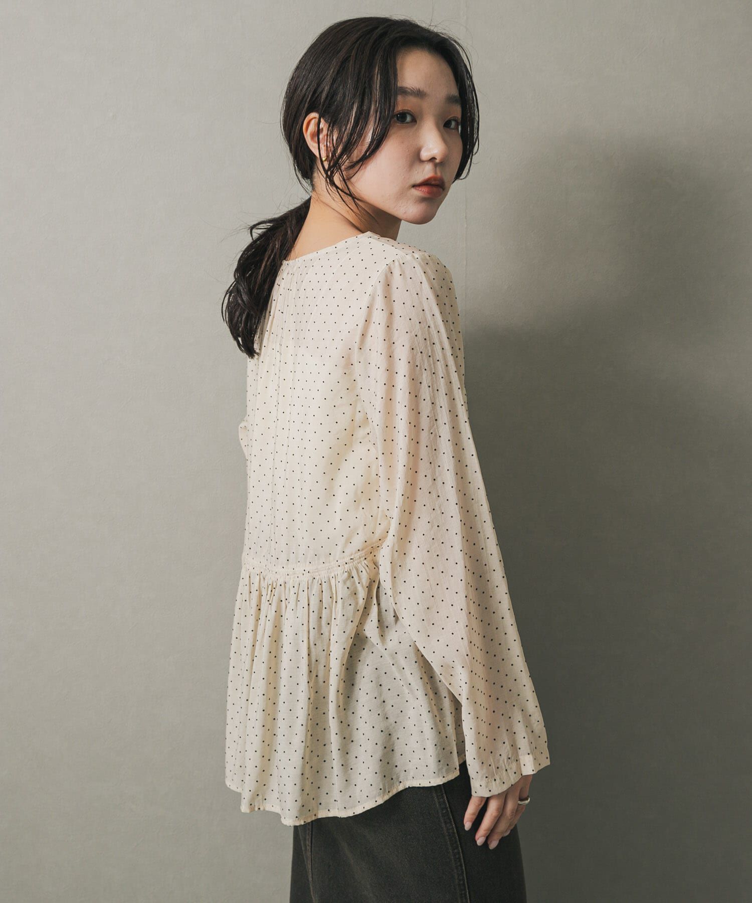 SENSE OF PLACE by URBAN RESEARCH「フロッキードットウエストギャザーブラウス」|シャツ・ブラウス|