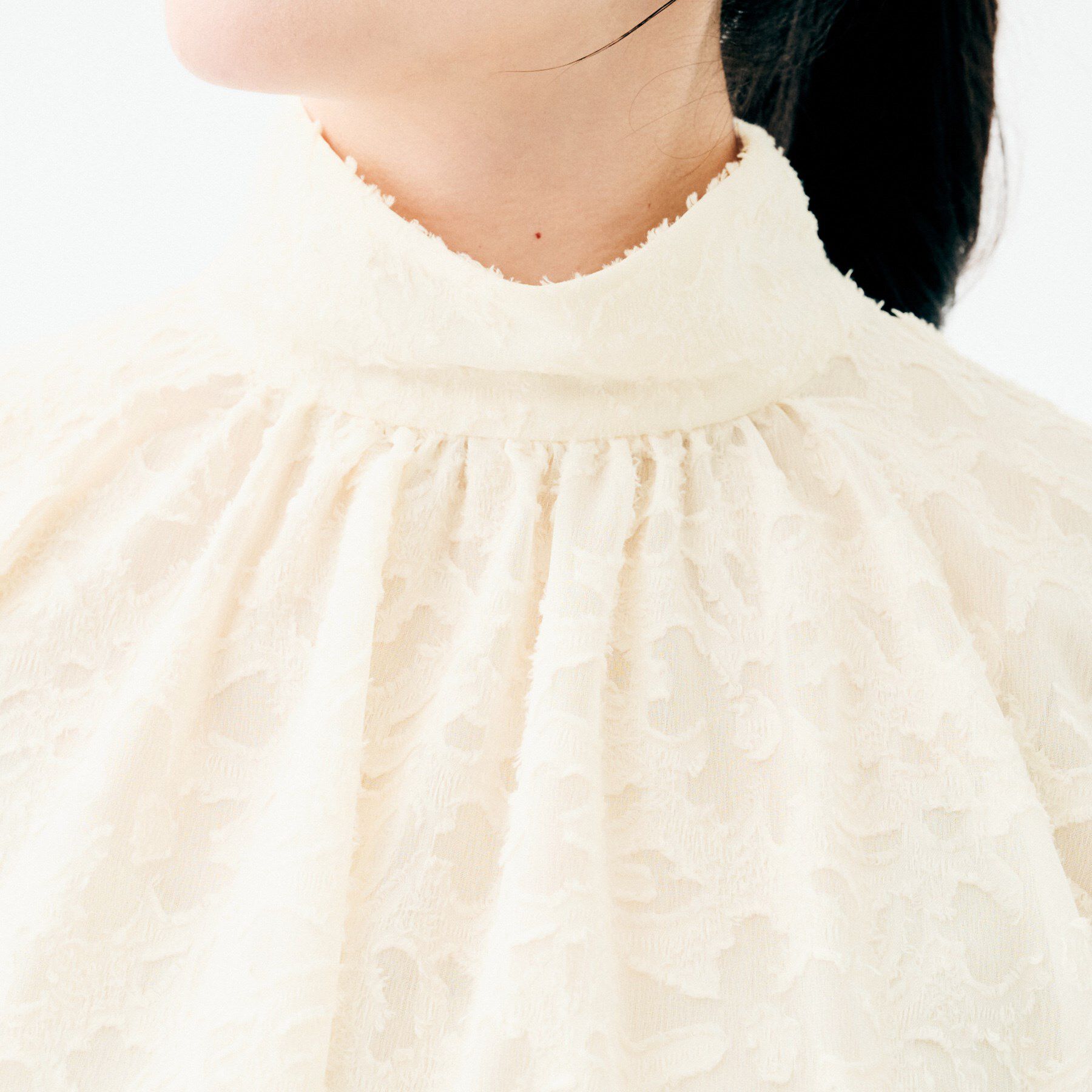 UNTITLED「カットジャカード ボウタイブラウス」|シャツ・ブラウス|