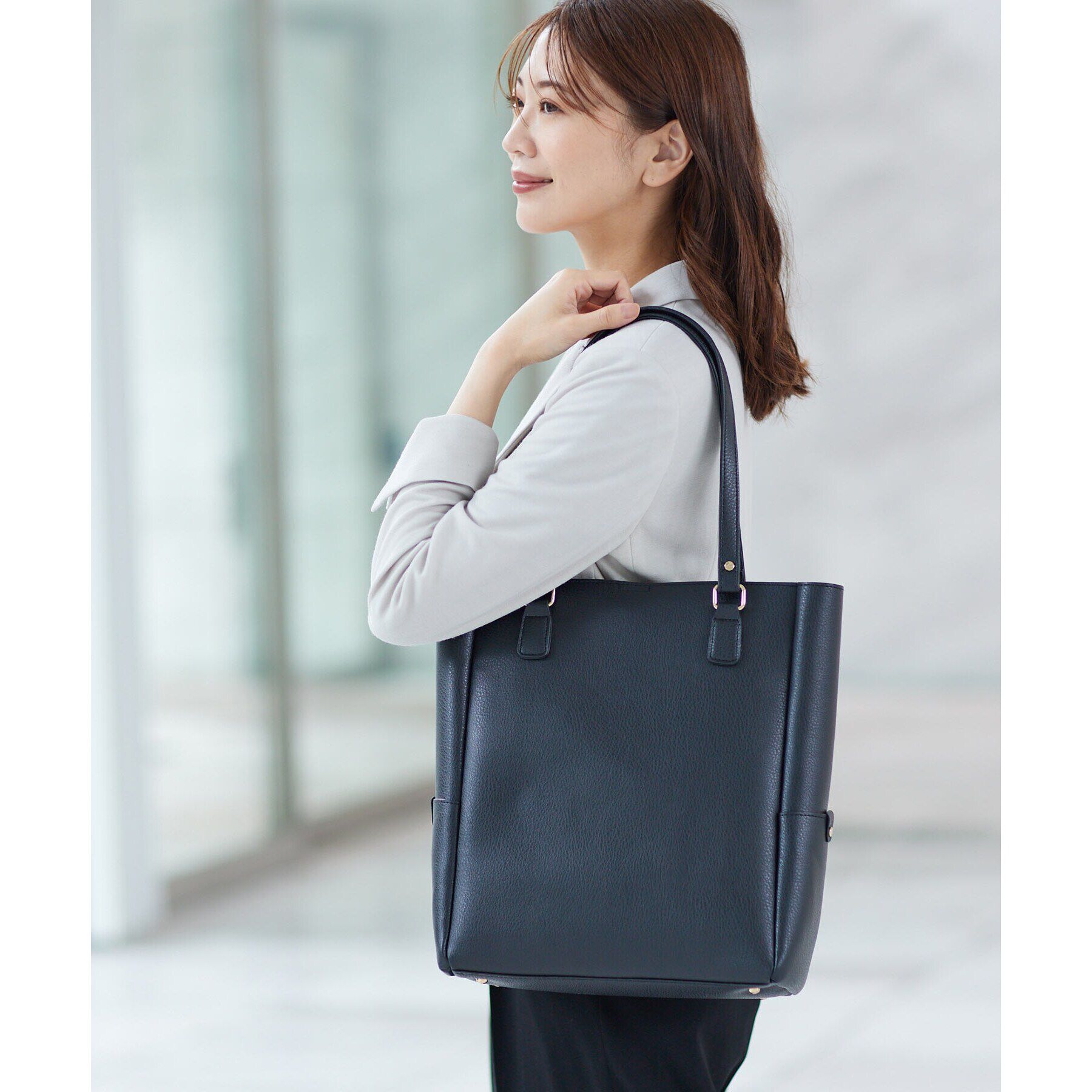 Reflect「【コートの上からでも肩掛けしやすい！パソコン収納可／WEB限定カラーあり】&rsquo;24秋冬 毎日バッグ」|トートバッグ|