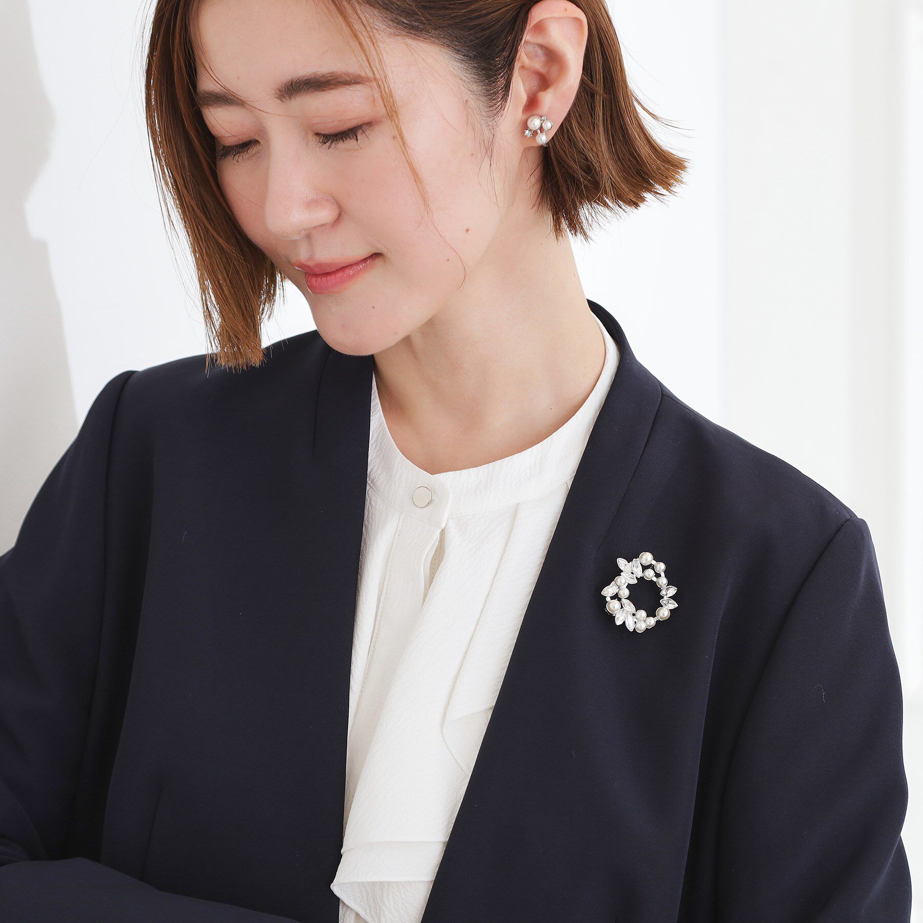 grove「リーフビジューパール調ブローチ」|ブローチ・コサージュ|