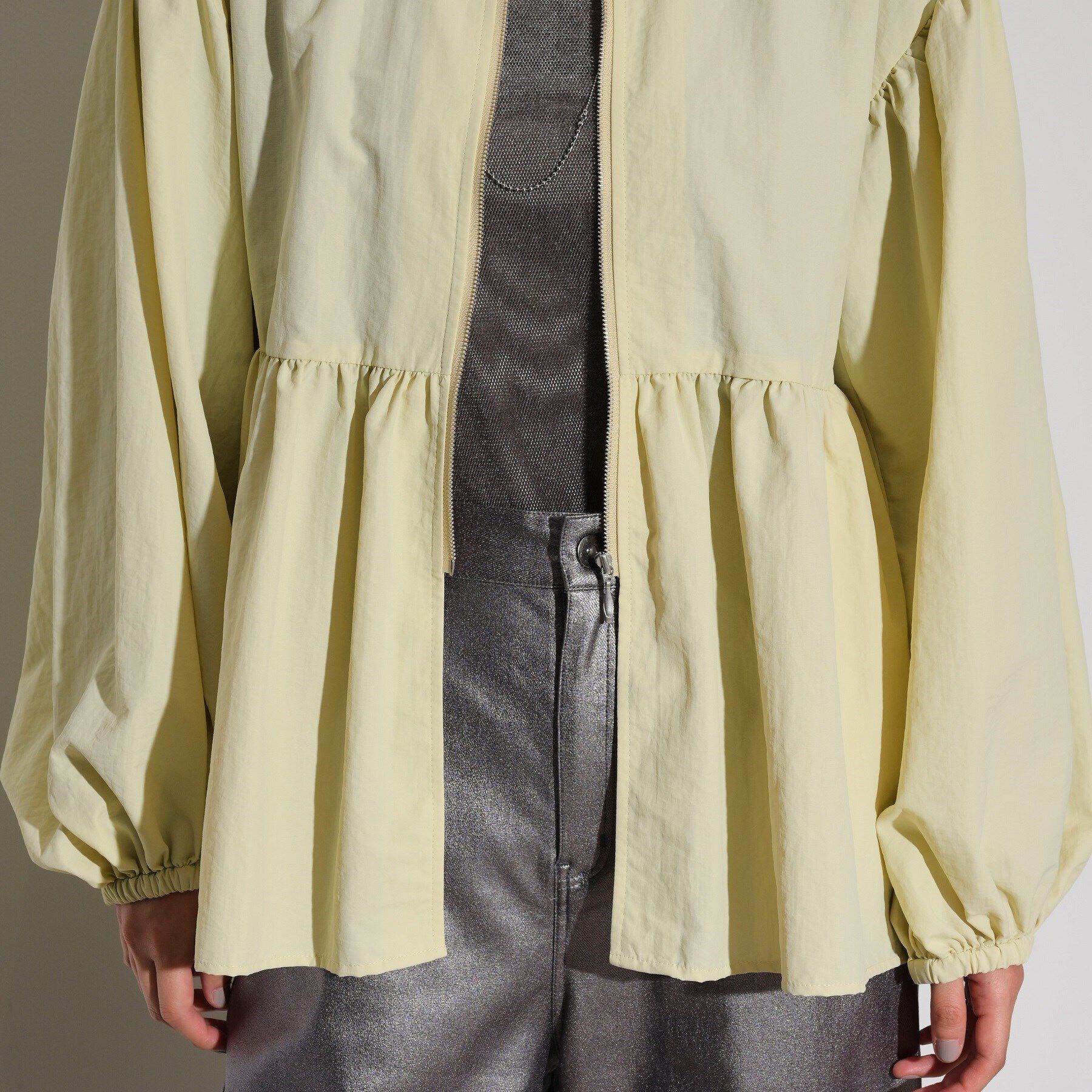 GALLEST「ノーカラーぺプラムブルゾン」|ブルゾン・スタジャン|