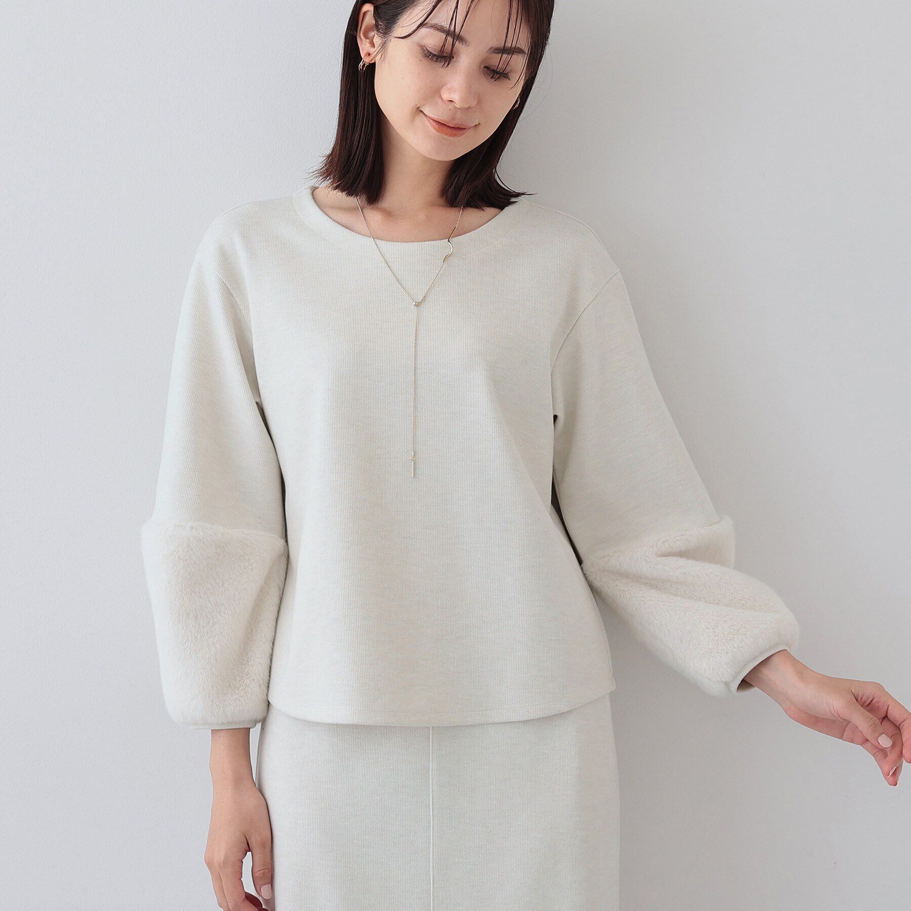 INDIVI「【洗える／UVケア／SETUP可能】メランジ調フェイクファー切り替えトップス」|Tシャツ・カットソー|オフホワイト(903