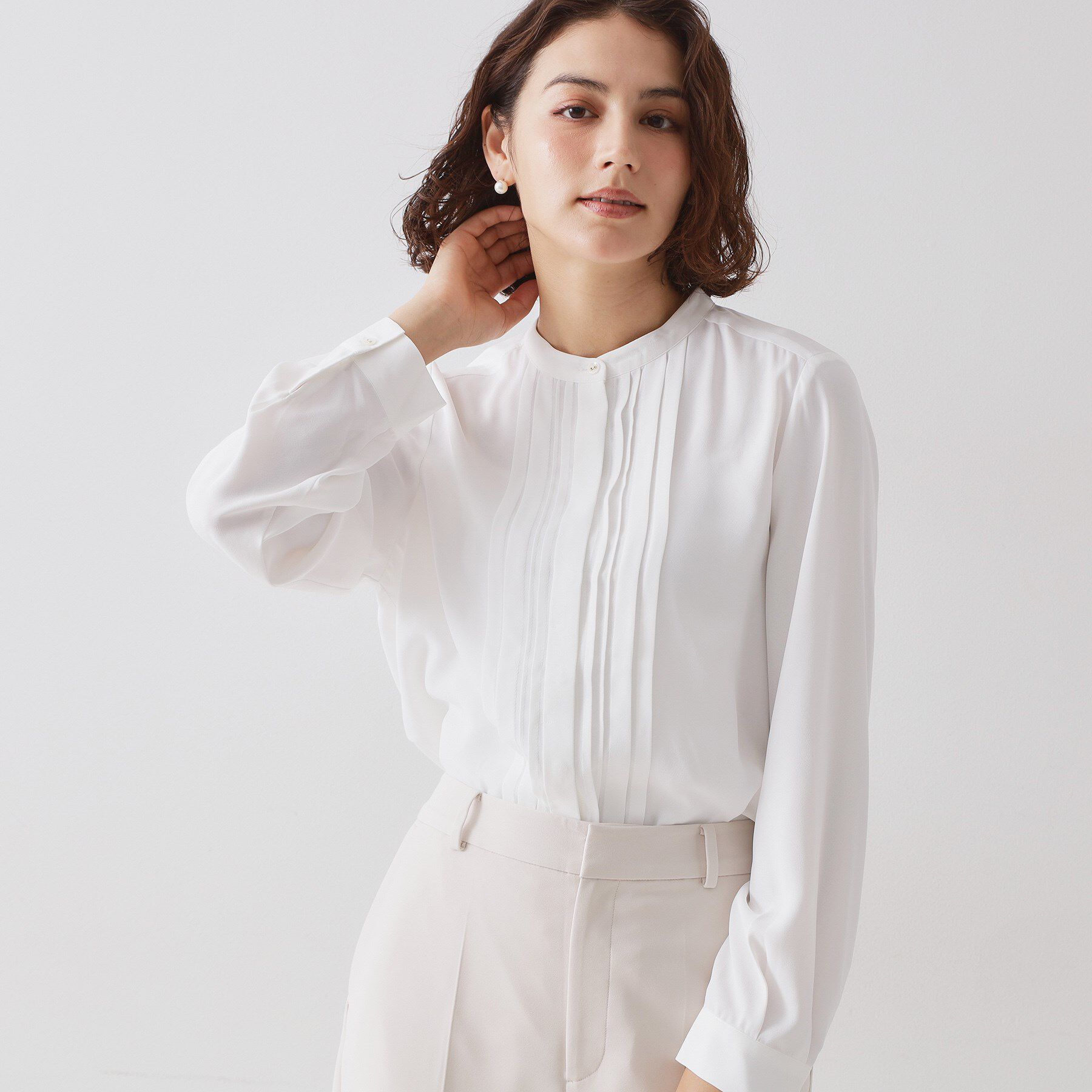 OPAQUE.CLIP「≪通勤・セレモニー対応≫ タックブラウス【洗濯機OK】」|シャツ・ブラウス|ホワイト(001)