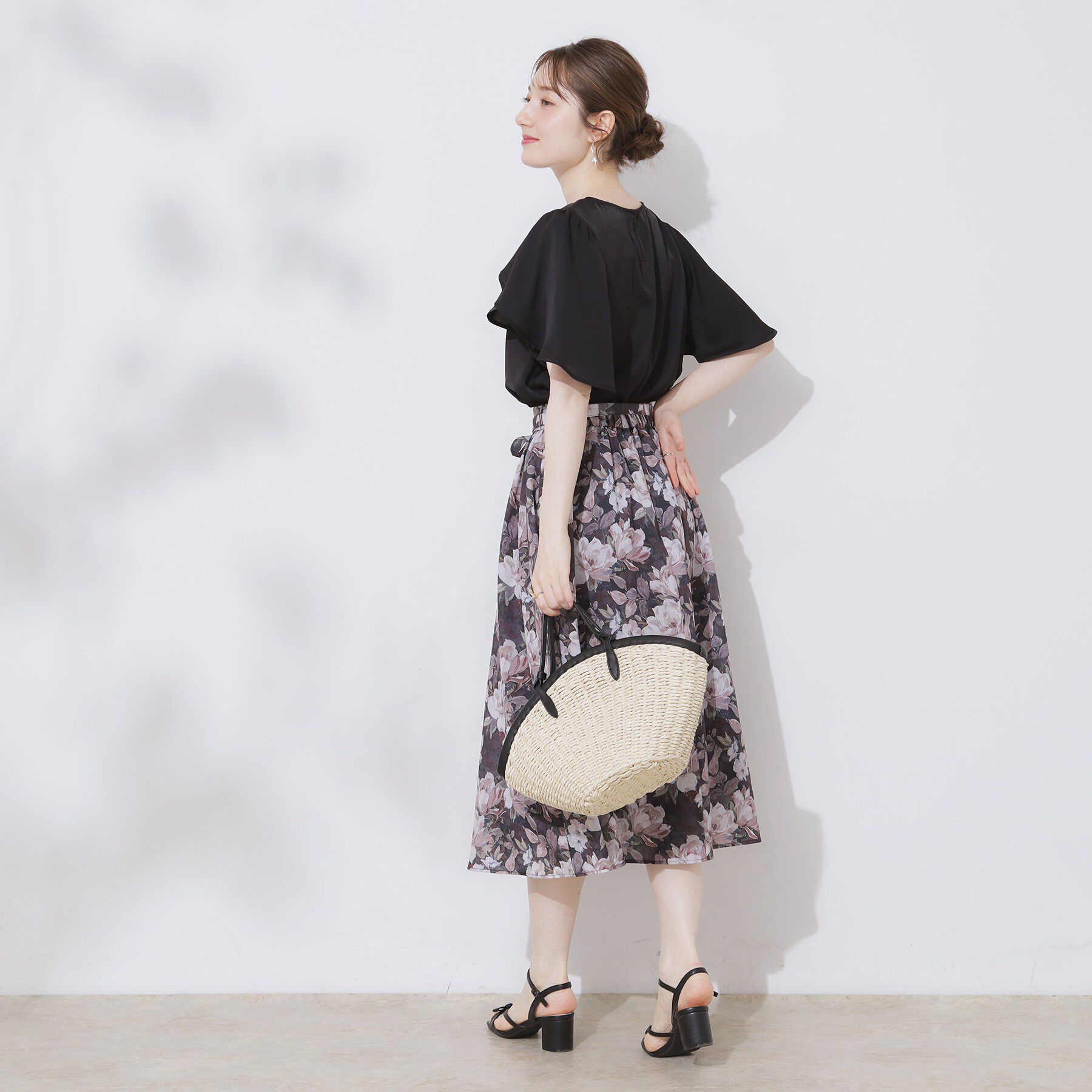 Couture broach「【洗える・通勤】Vネックパール調フレアブラウス」|シャツ・ブラウス|