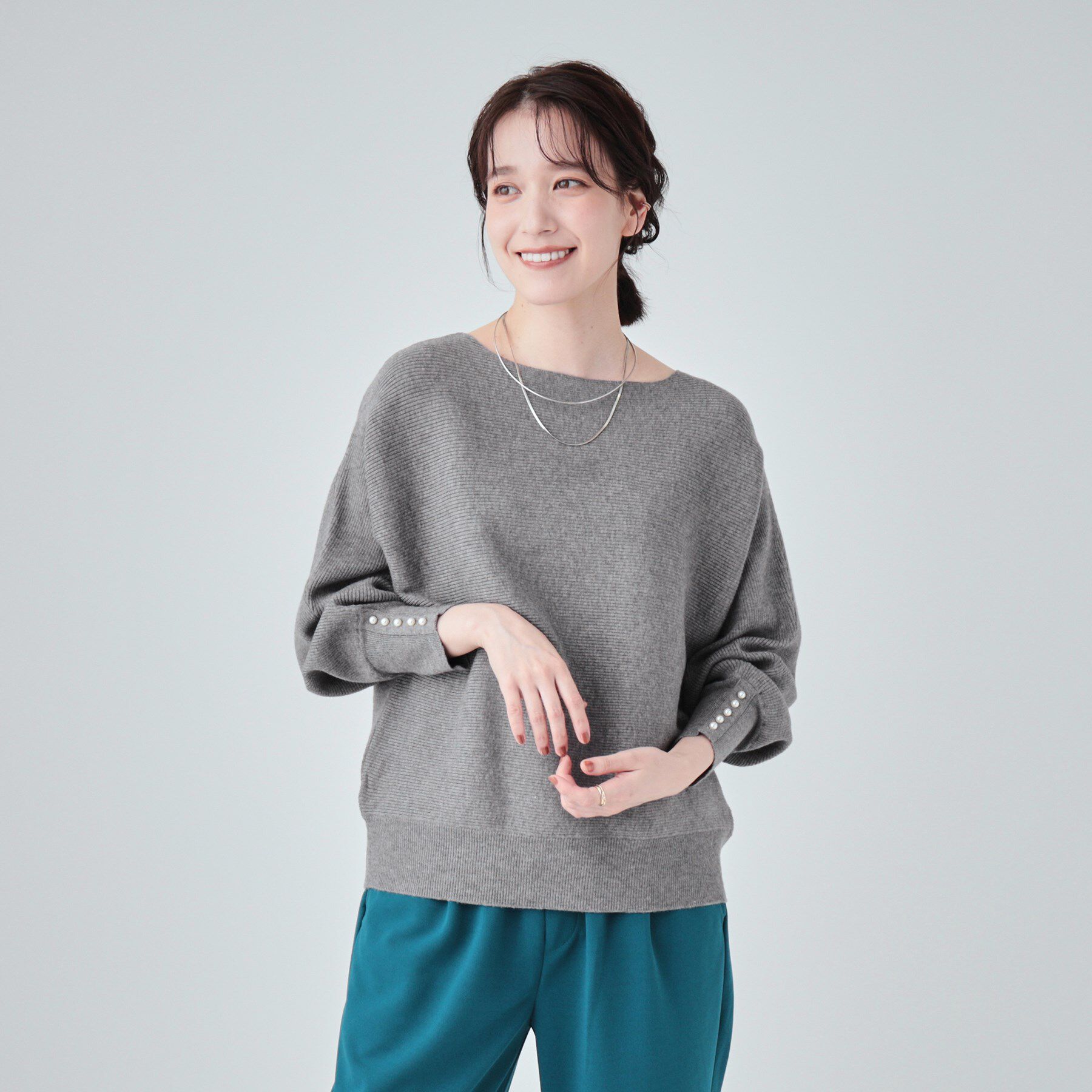 SHOO･LA･RUE「【高レビュー/洗える】優しく上品に リブドルマン お袖フェイクパールニット」|ニット・セーター|