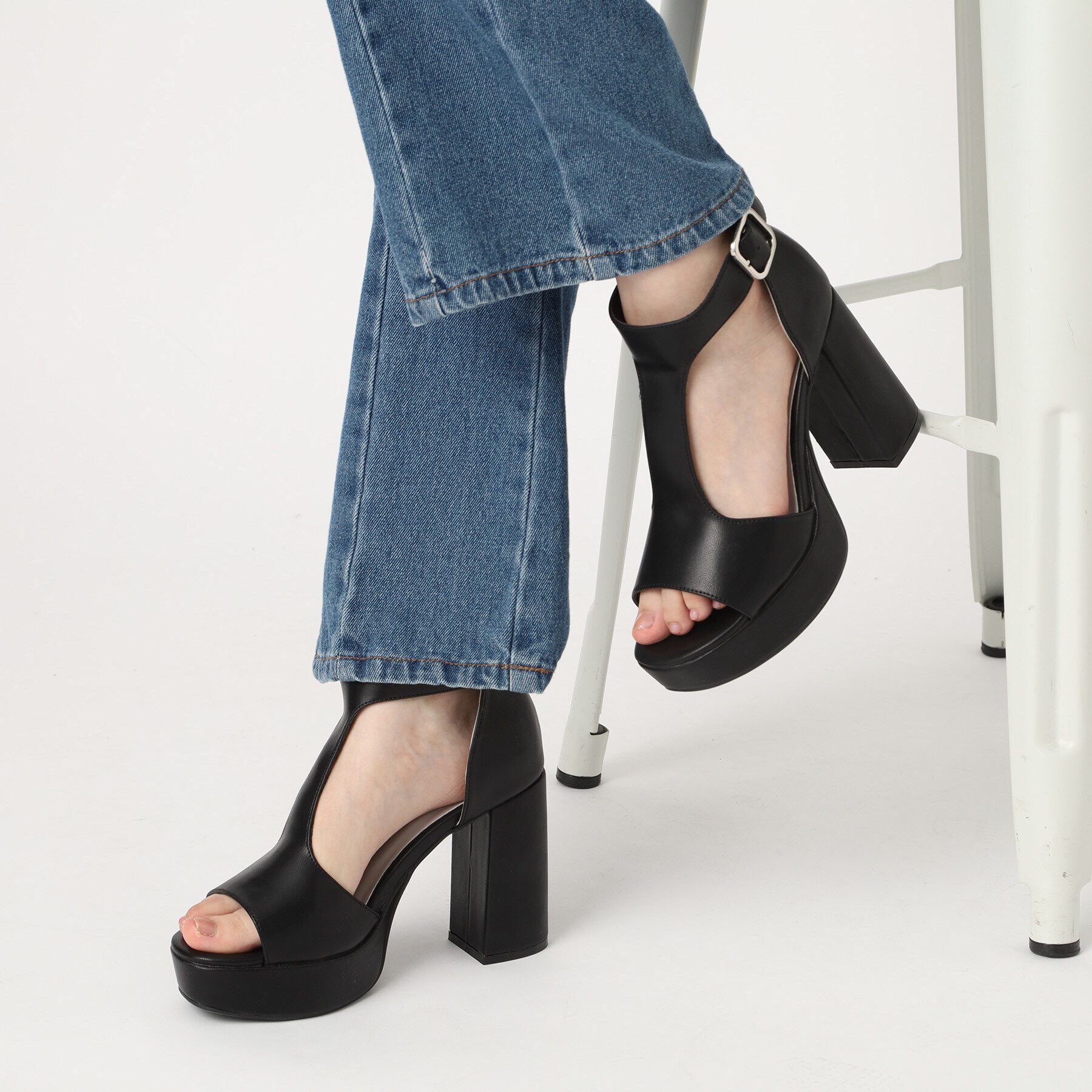 ESPERANZA「Tストラップスクエアサンダル」|サンダル|