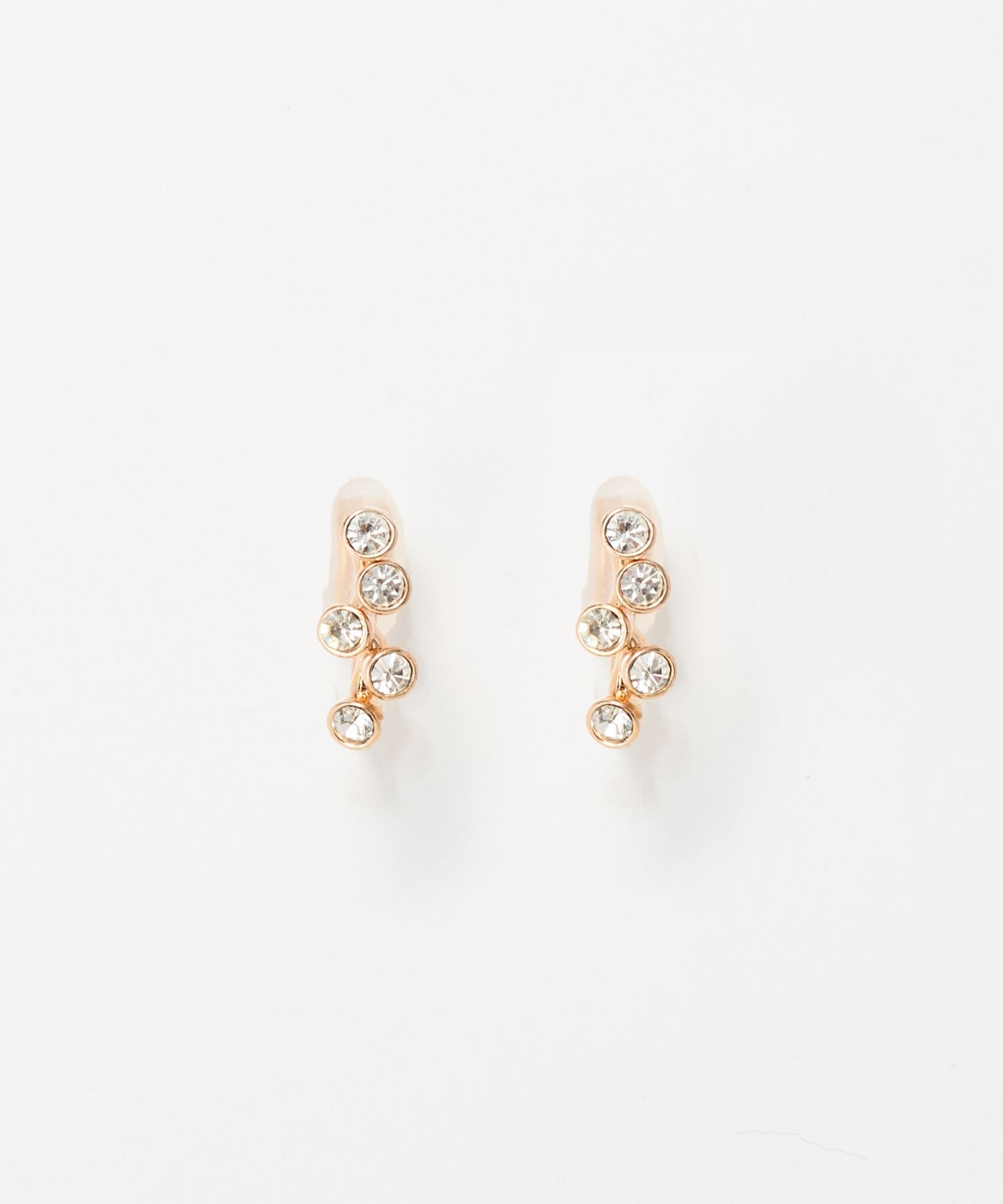 Phoebe「【金属アレルギー対応/痛くないシリーズ】ランダムプチベゼルライトフィットイヤリングシャンパンゴールド」|イヤリング|