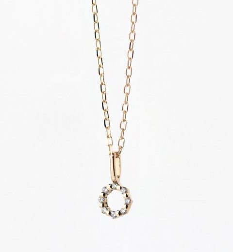 「K10YG 世界最小ダイヤモンド サークル チャーム」|ネックレス|