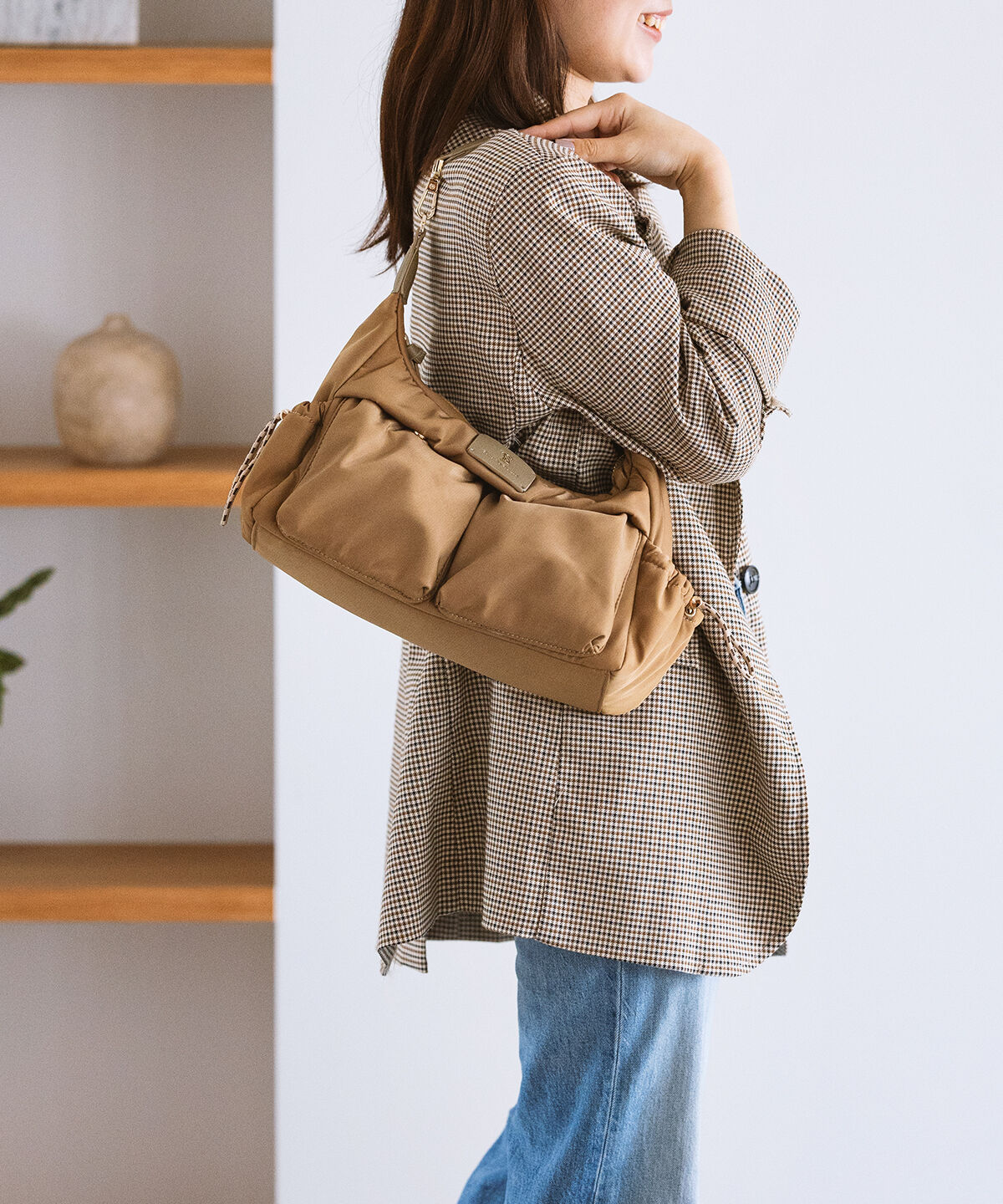 Samantha Thavasa「ボンディング ショルダーバッグ」|ショルダー・メッセンジャー|ベージュ